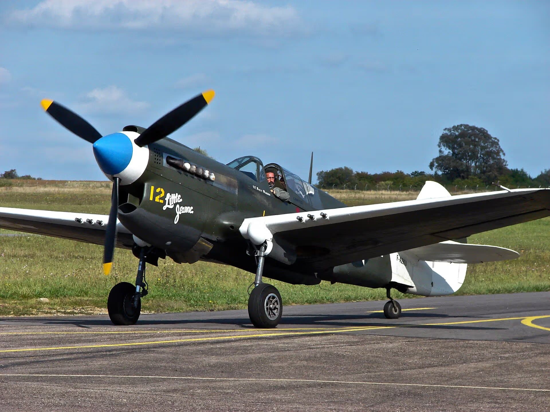 Unidentified — Single-engine aircraft