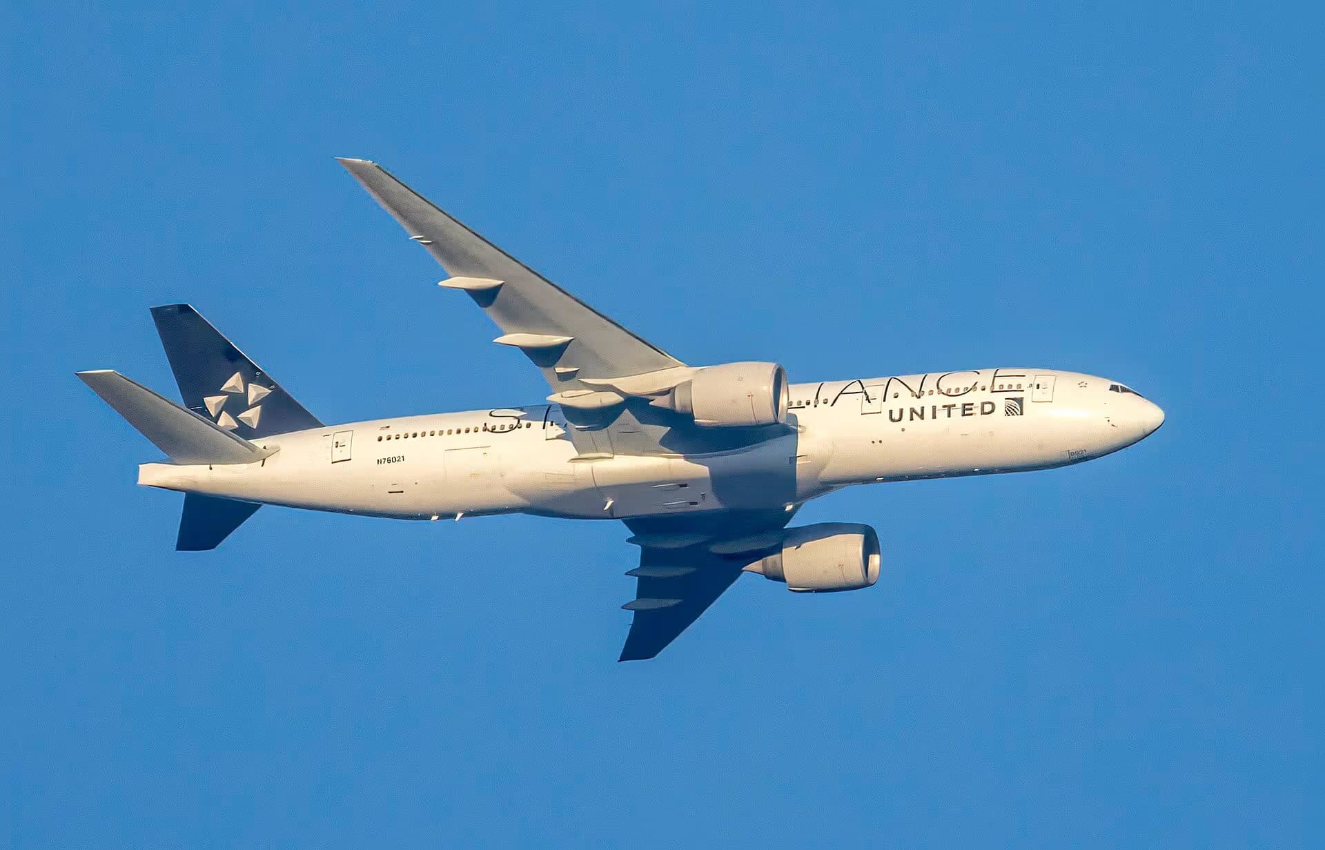 N76021 — Boeing
