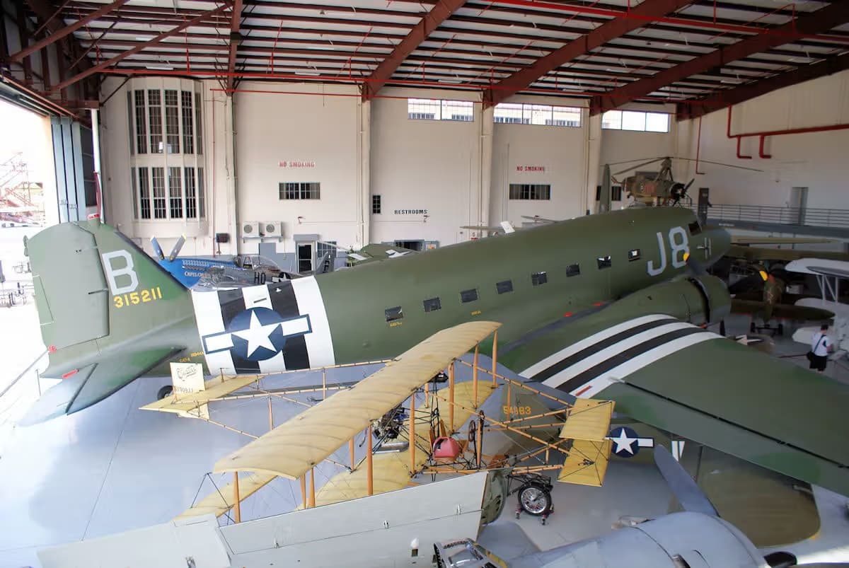N1944A — Twin-engine aircraft