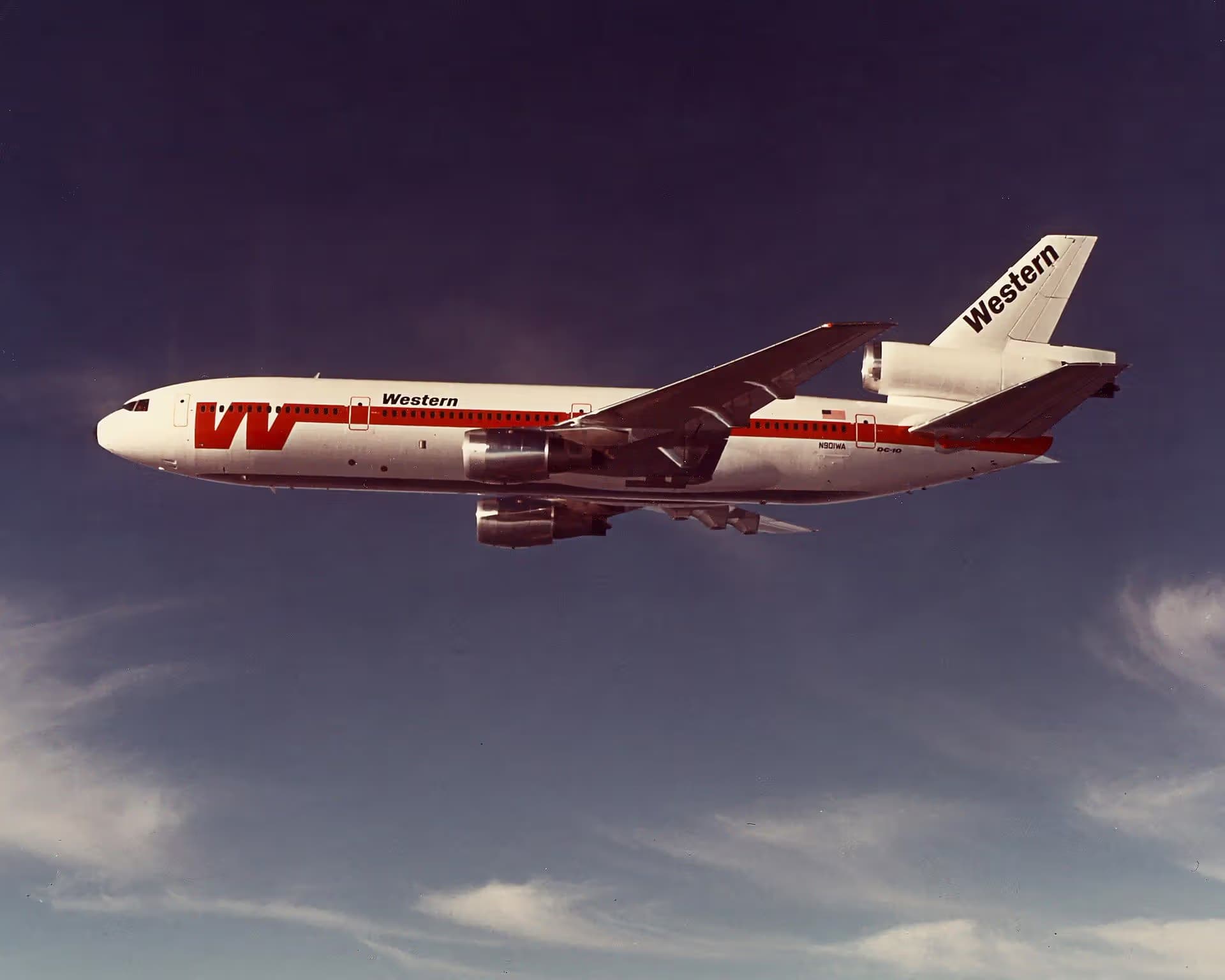 N901WA — Douglas