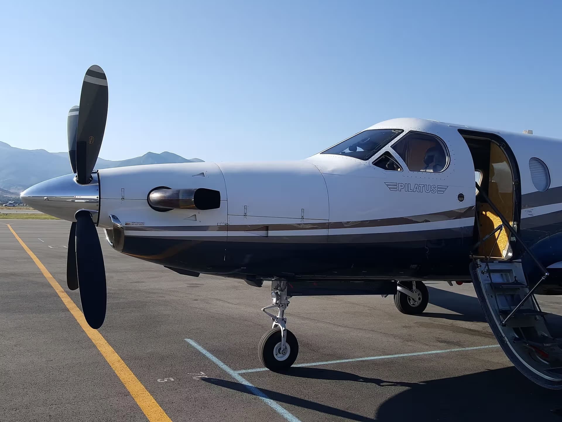 N777JZ — Pilatus