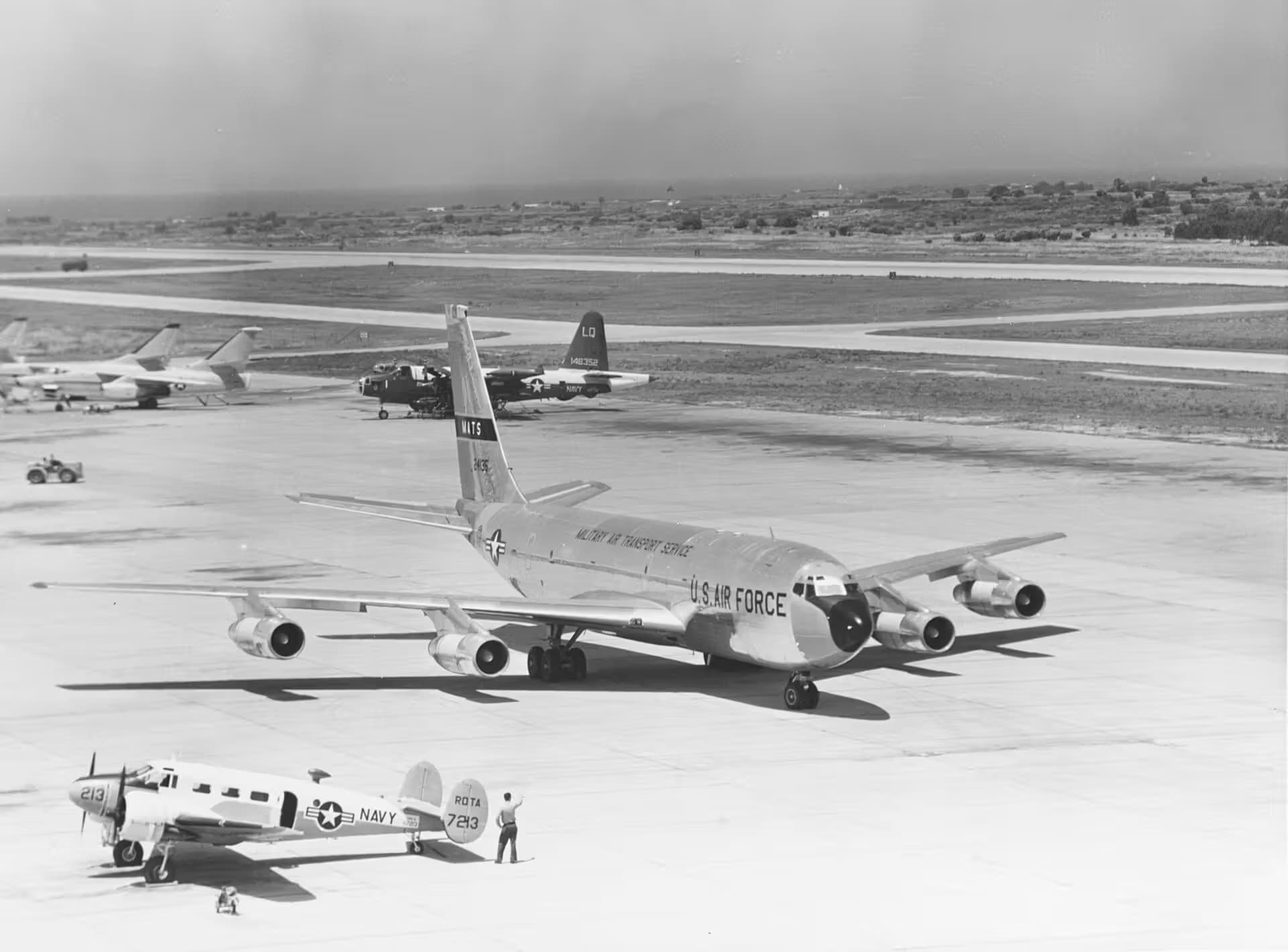 Unidentified — Boeing