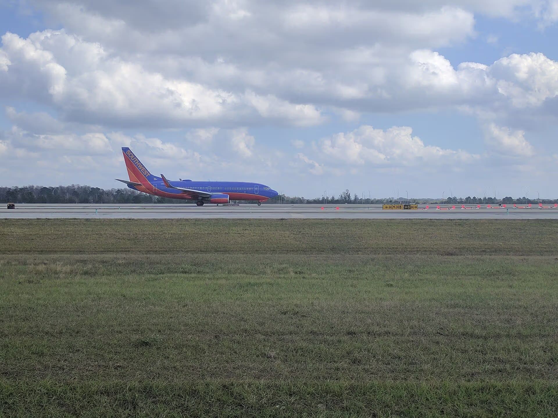 N900WN — Twin-engine aircraft