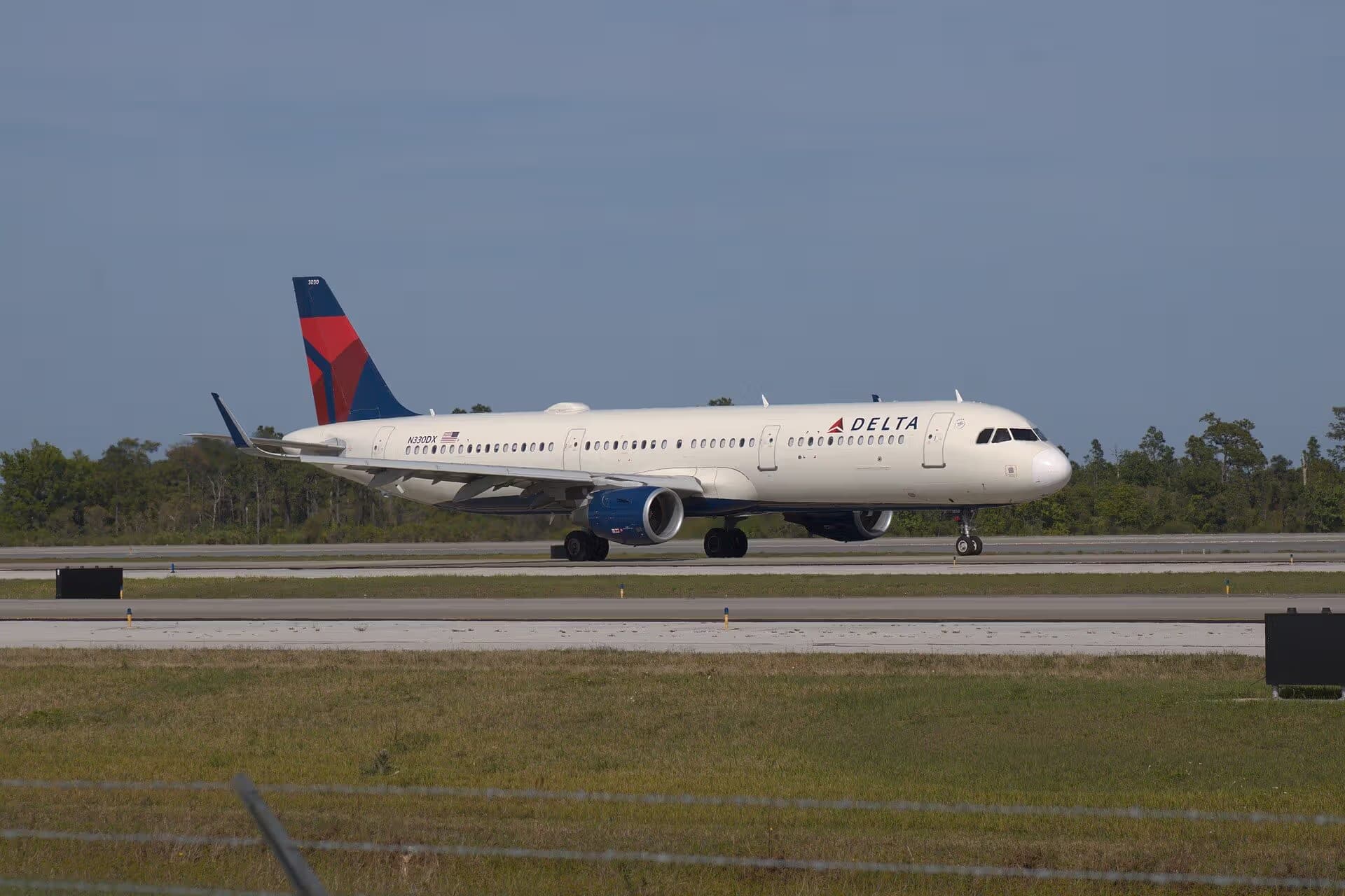 N330DX — Airbus