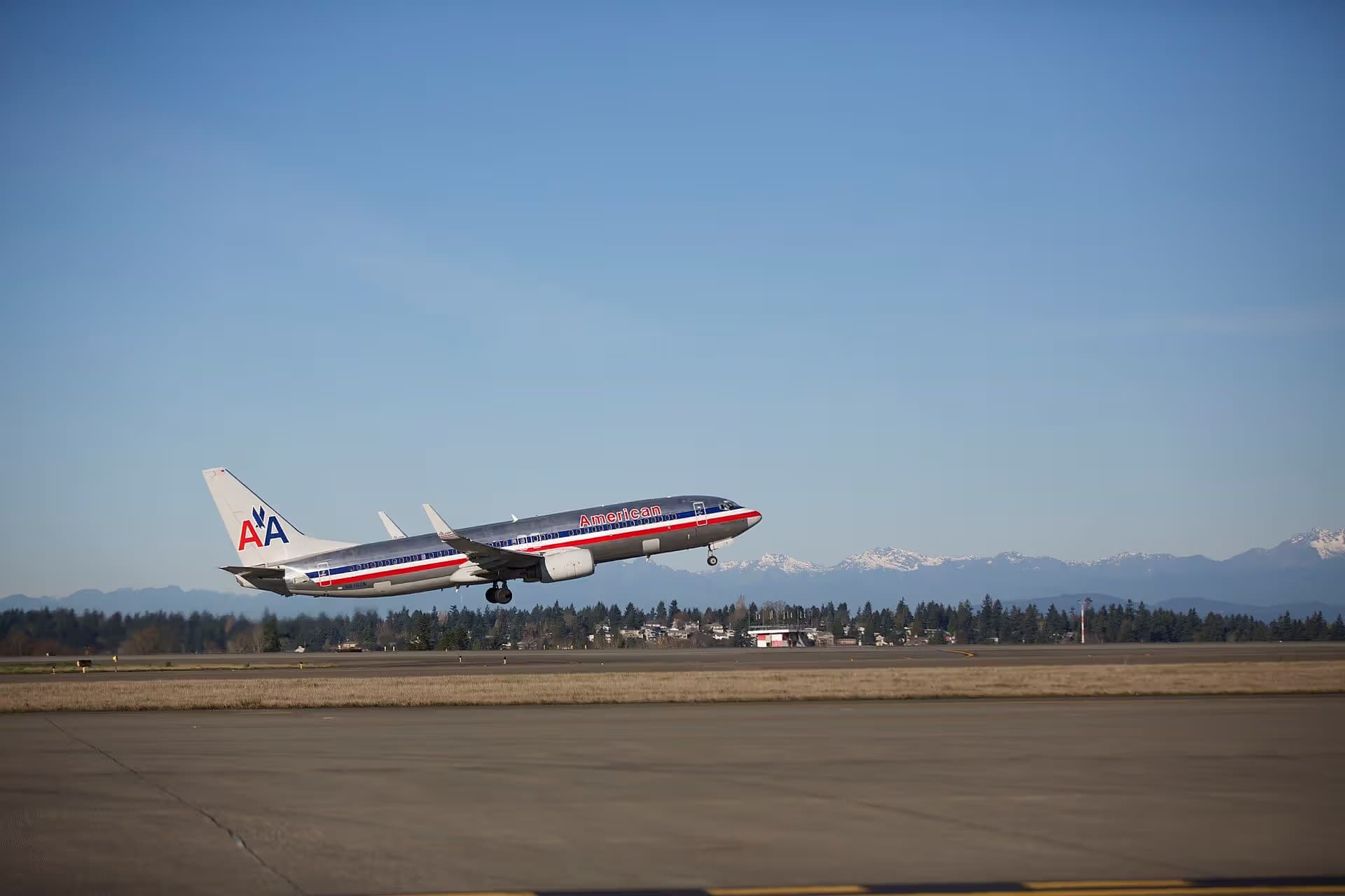 N946AN — Twin-engine aircraft