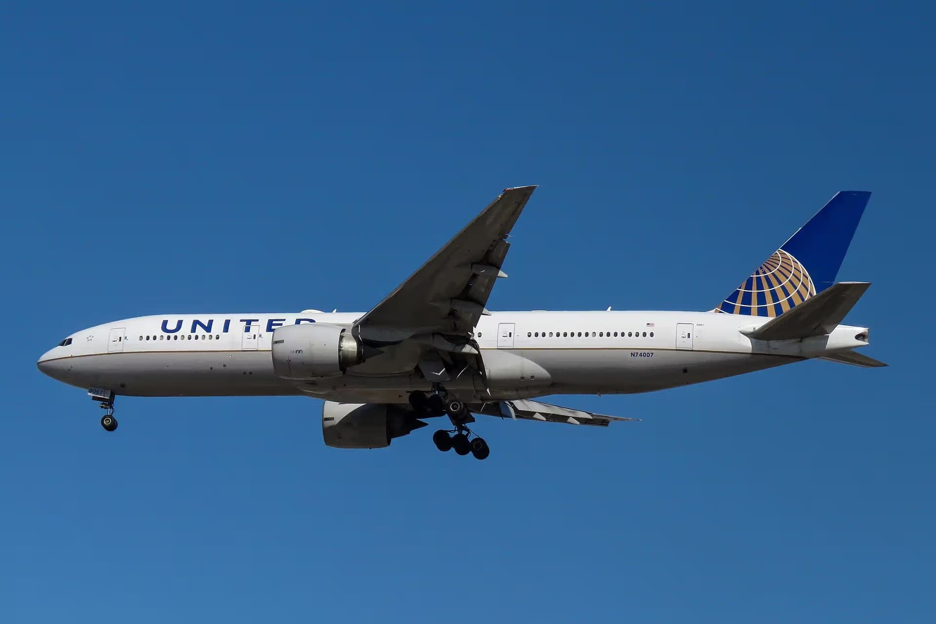 N74007 — Boeing