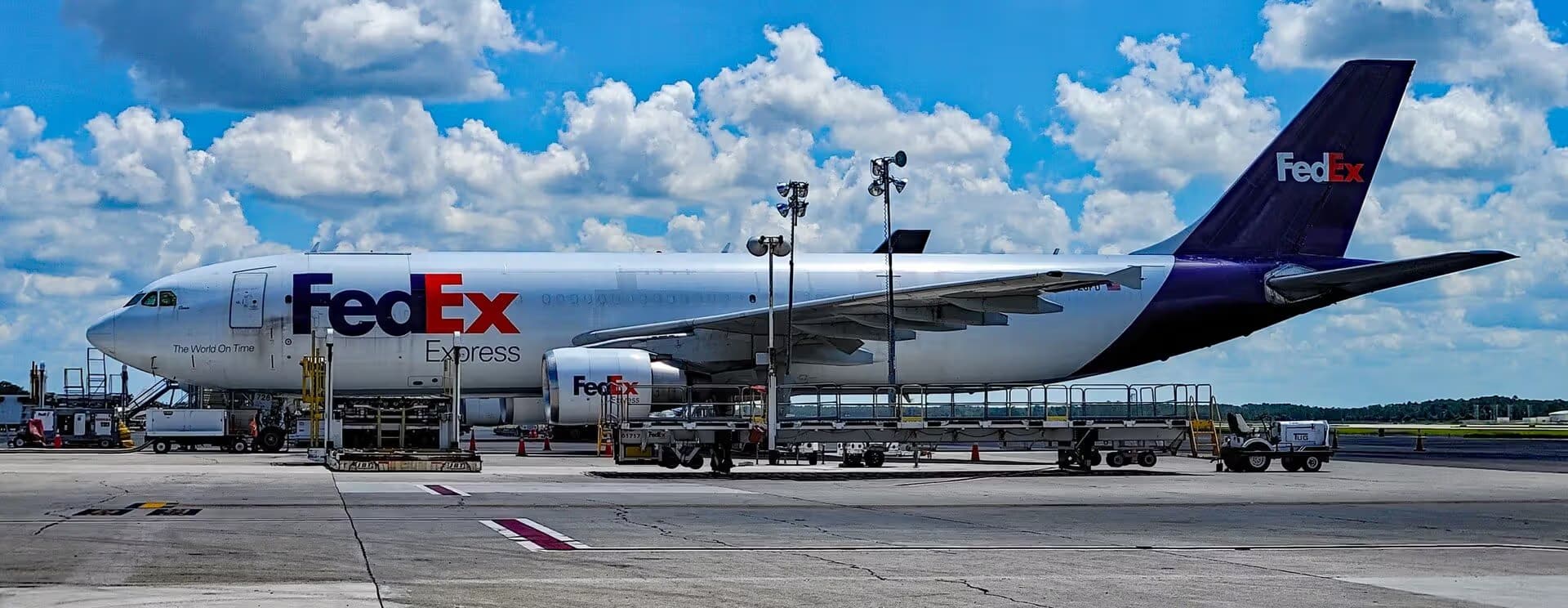 N728FD — Twin-engine aircraft