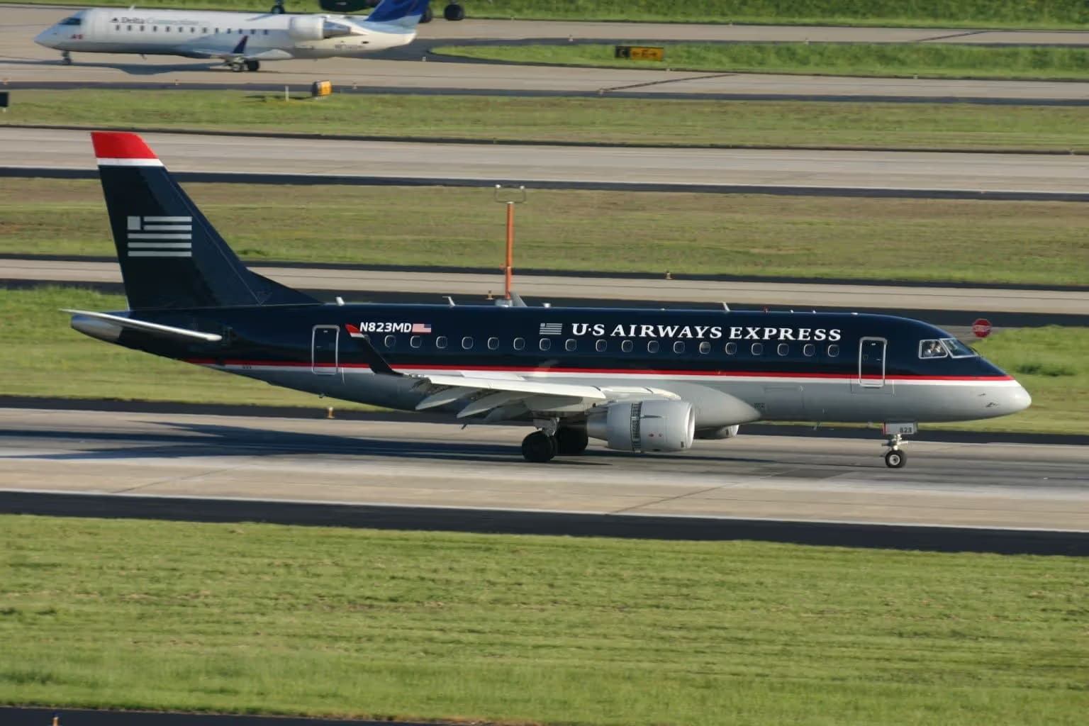 N823MD — Embraer