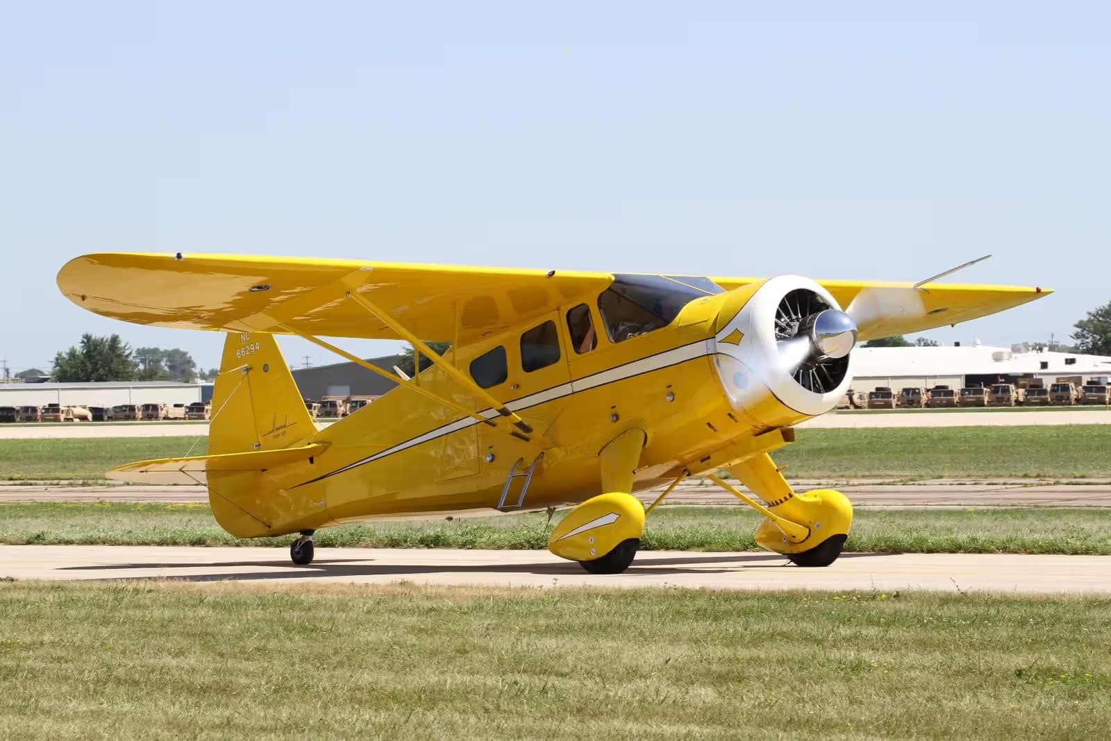 Unidentified — Single-engine aircraft