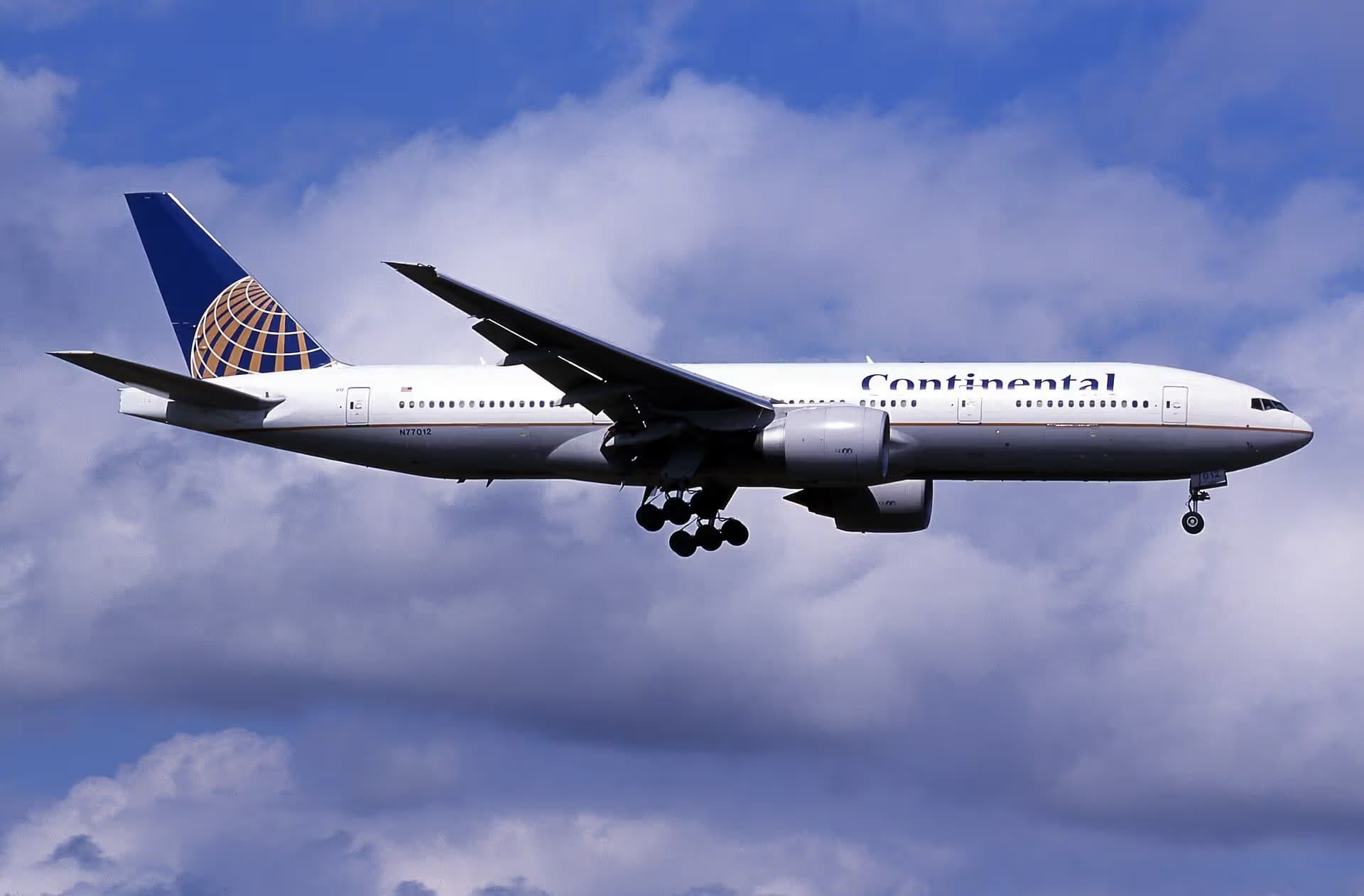 N77012 — Boeing