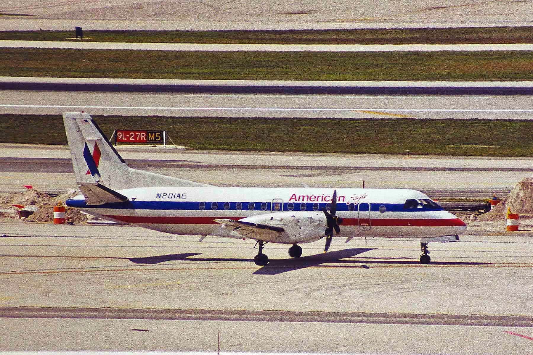 N201AE — Twin-engine aircraft