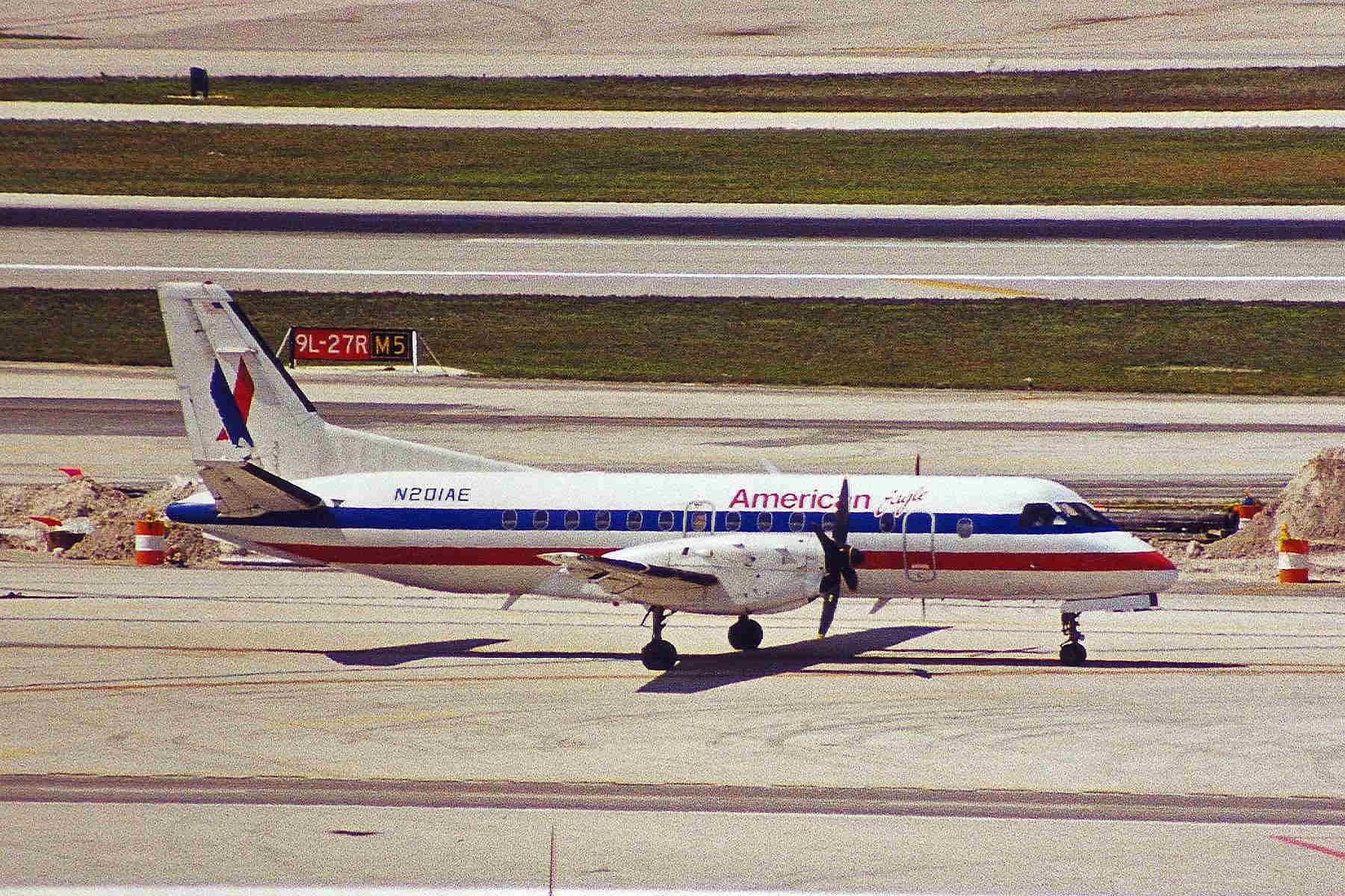 N201AE — Twin-engine aircraft
