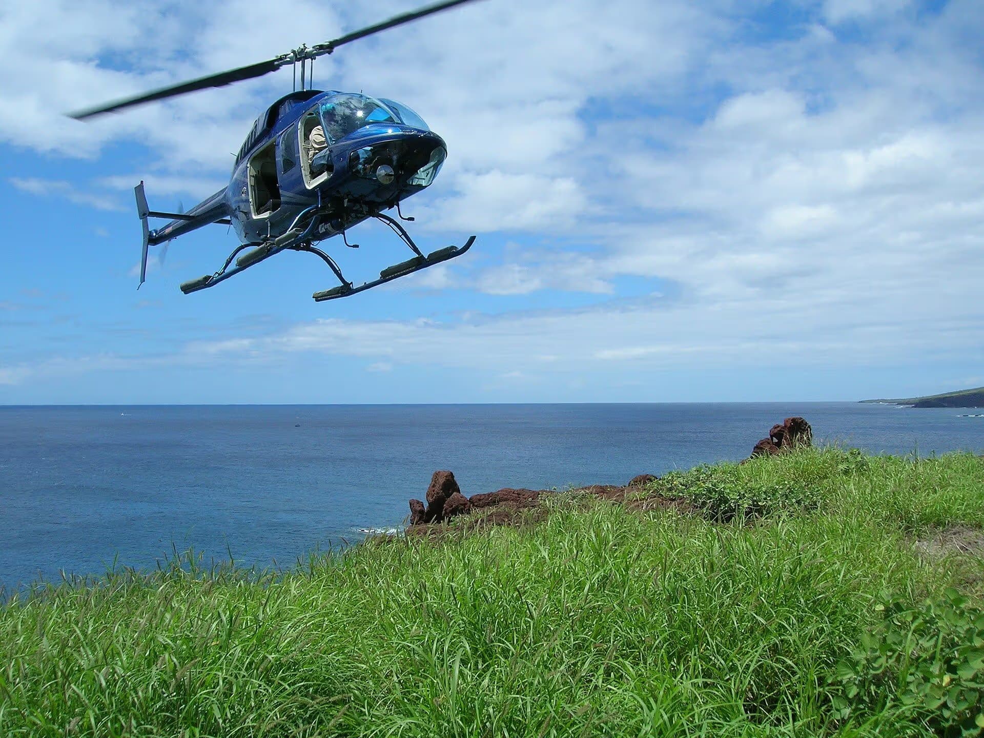 N6651H — Helicopter