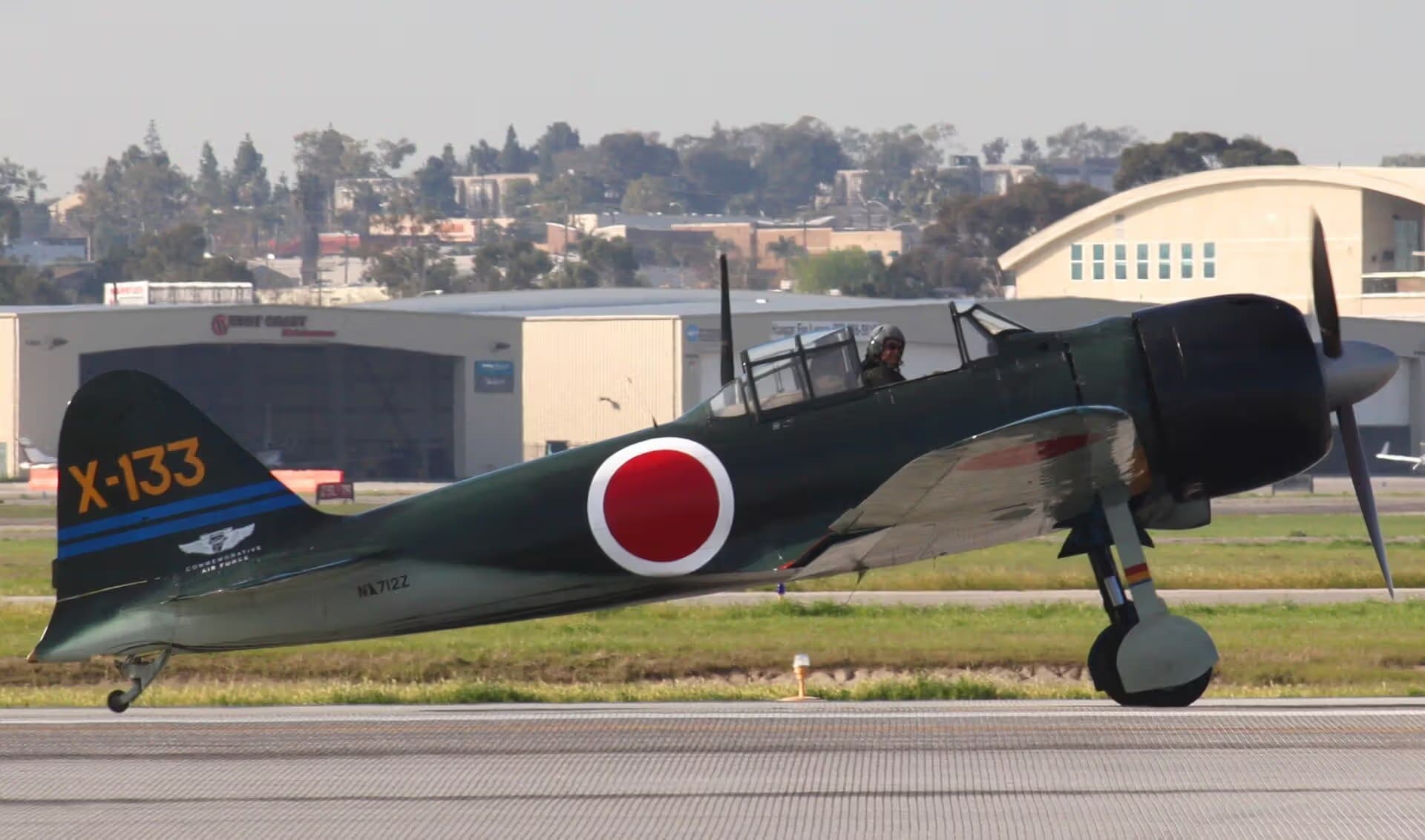 Unidentified — Single-engine aircraft