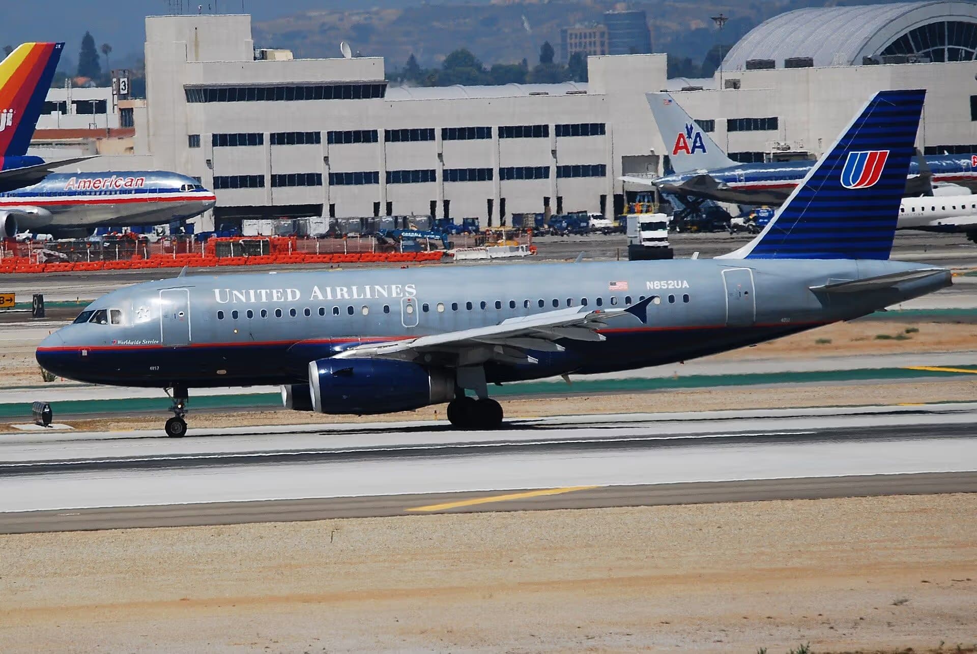 N852UA — Airbus