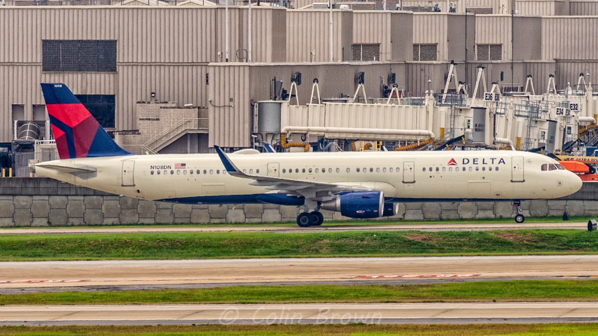 N108DN — Twin-engine aircraft