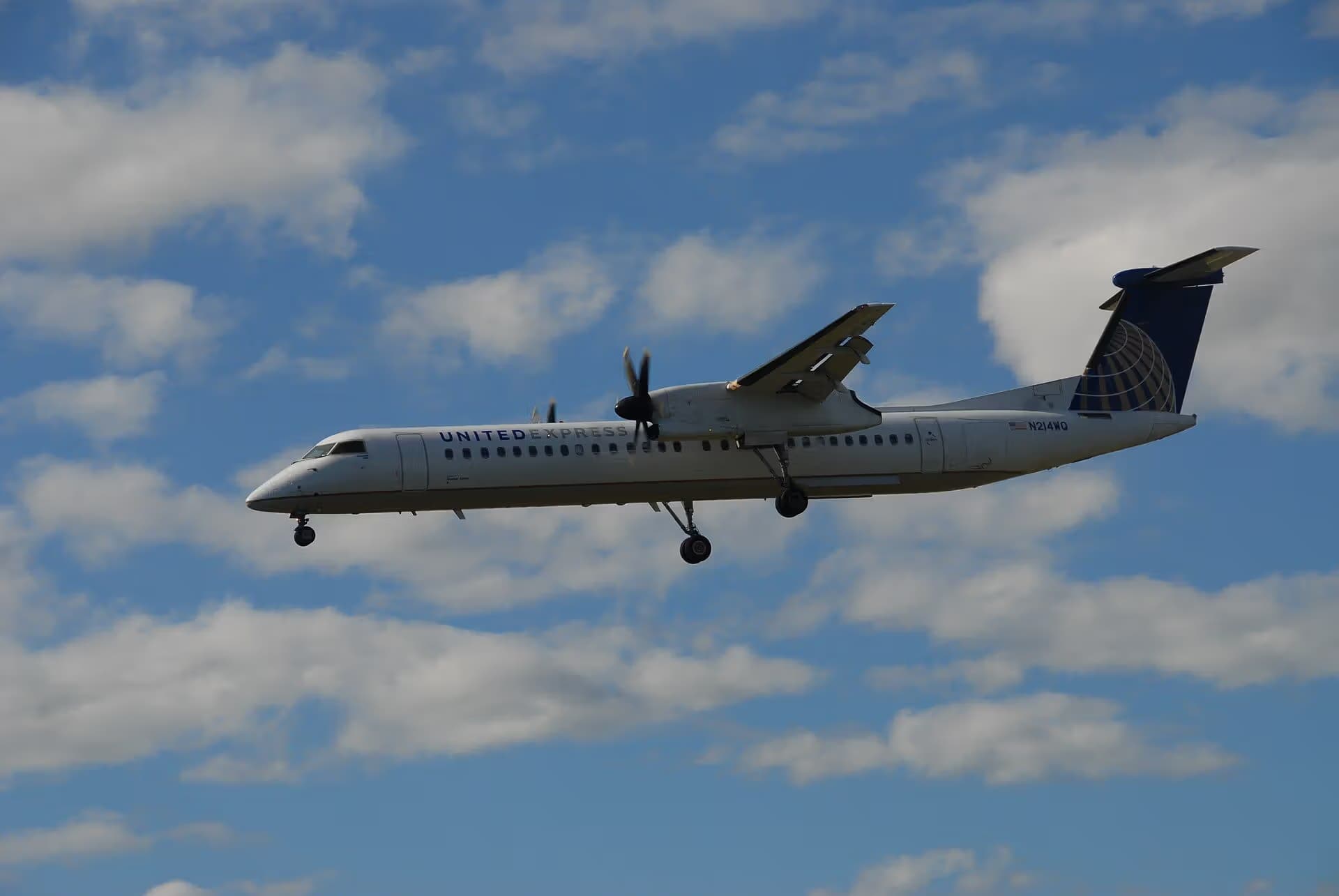 N214WQ — Bombardier