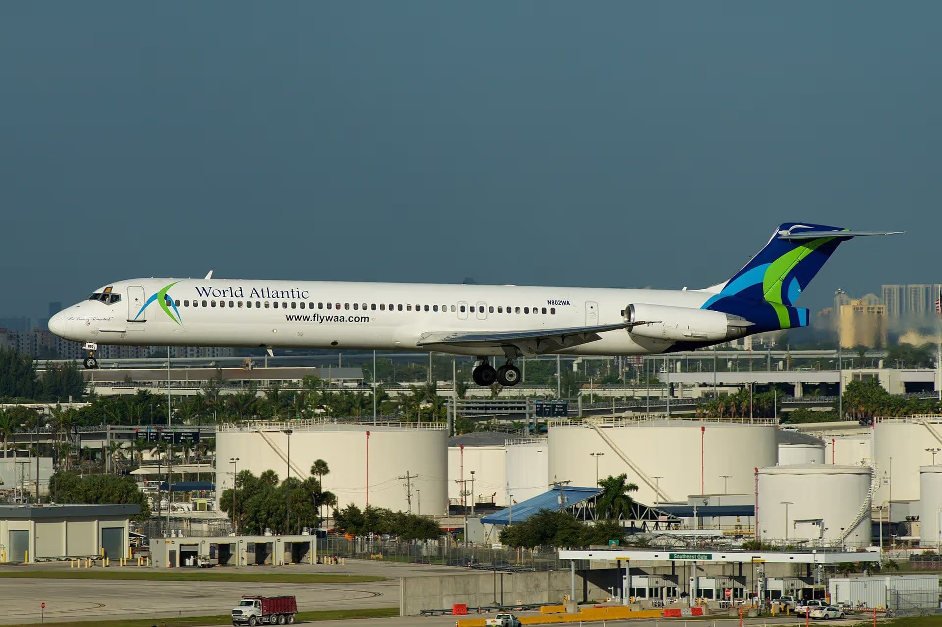 N802WA — Douglas