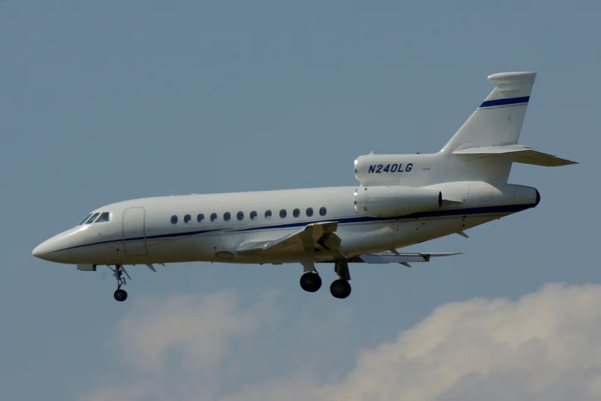 N240LG — Business jet