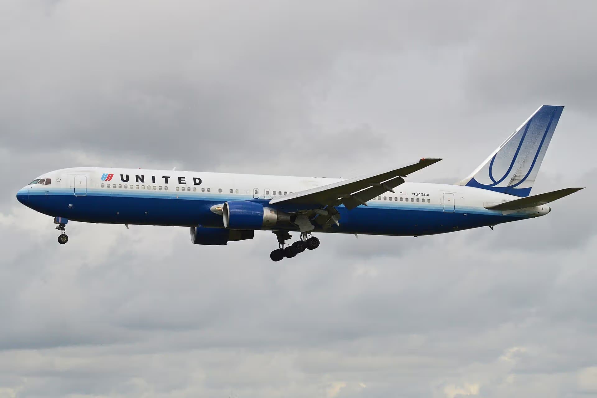 N642UA — Boeing