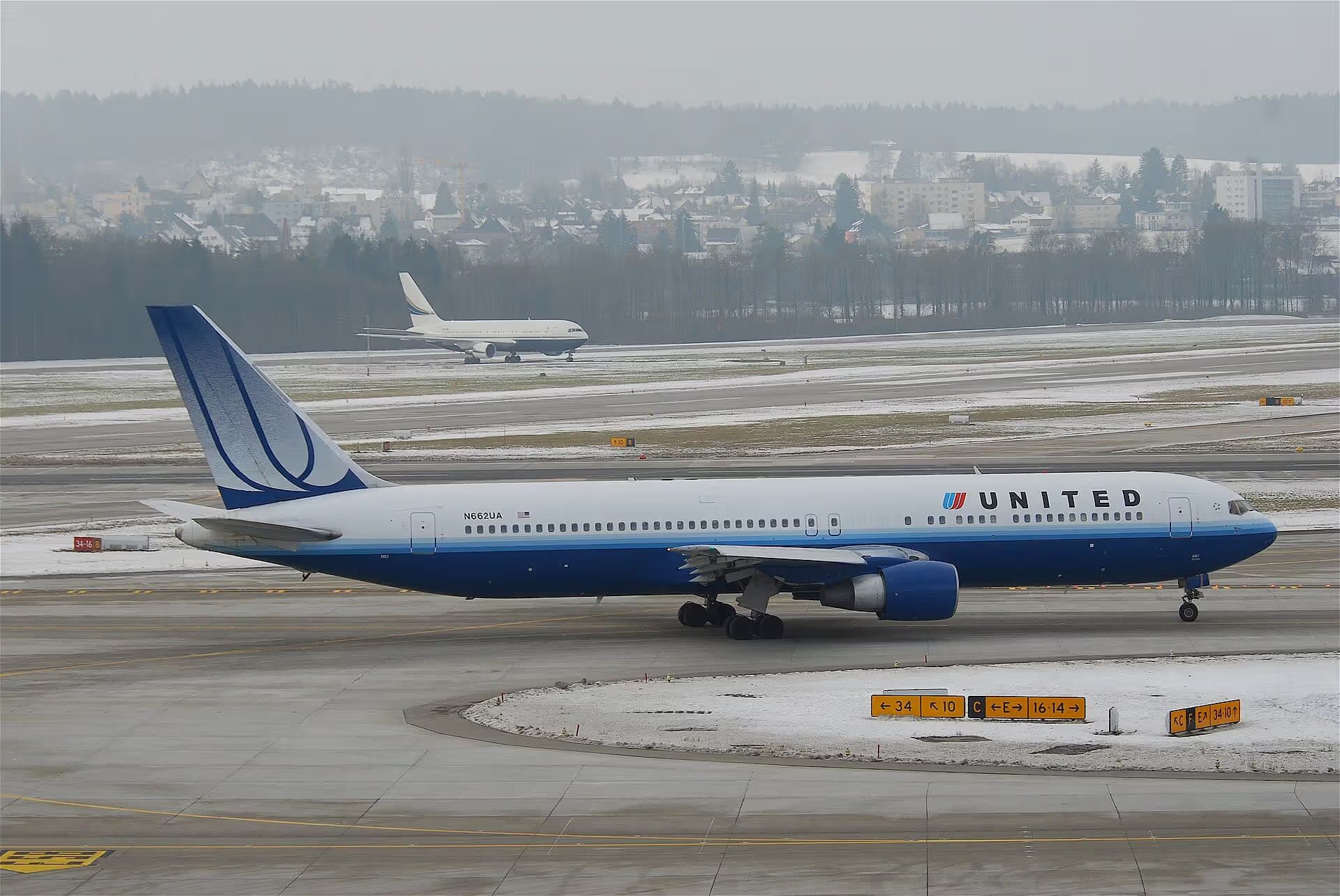 N662UA — Boeing