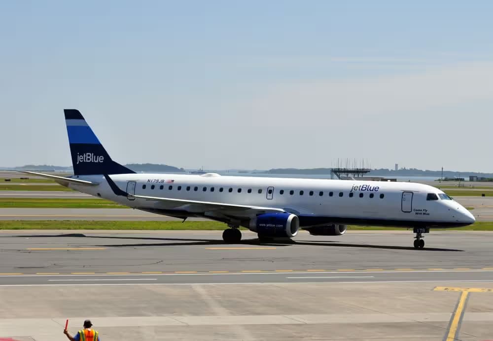 N179JB — Twin-engine aircraft