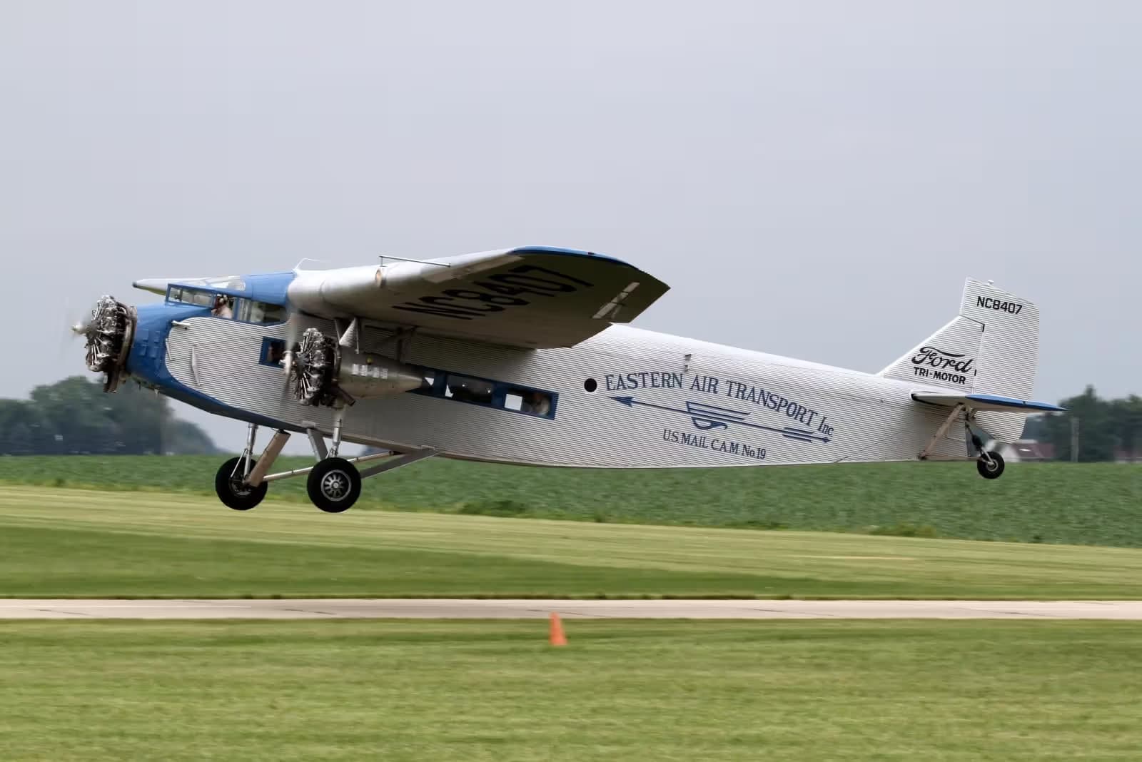 N8407 — Aircraft