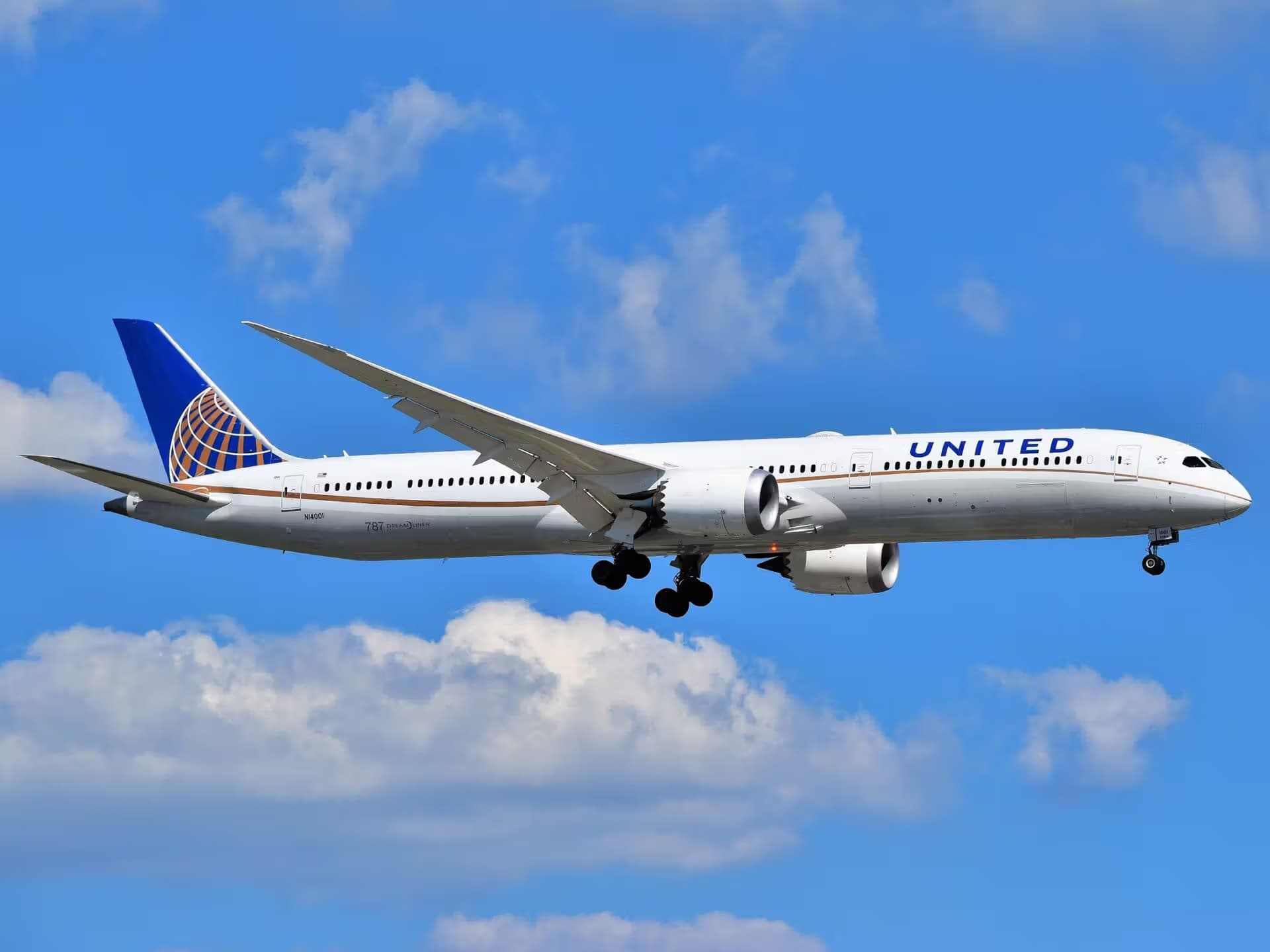N14001 — Boeing at Newark Liberty International Airport