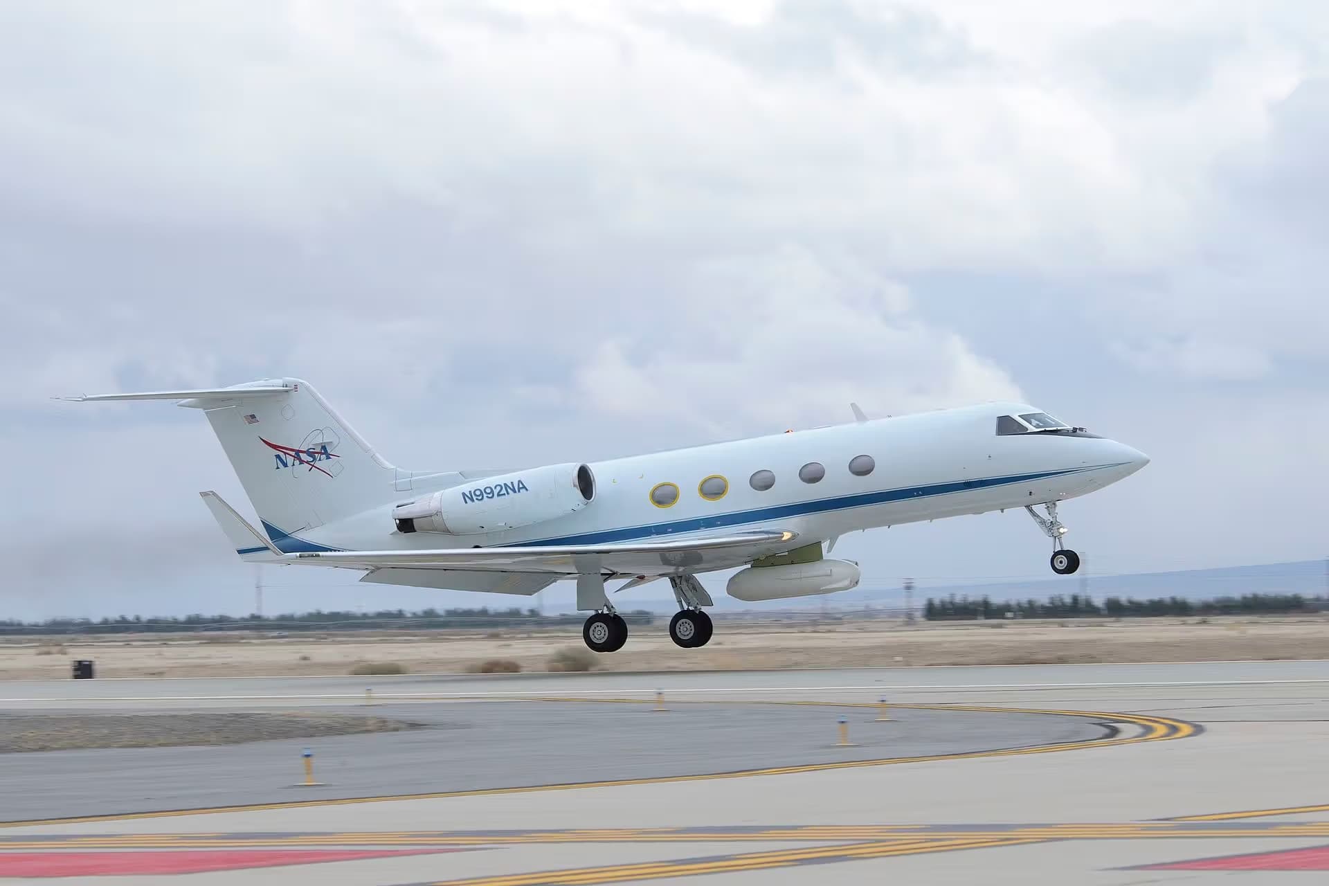 N992NA — Business jet