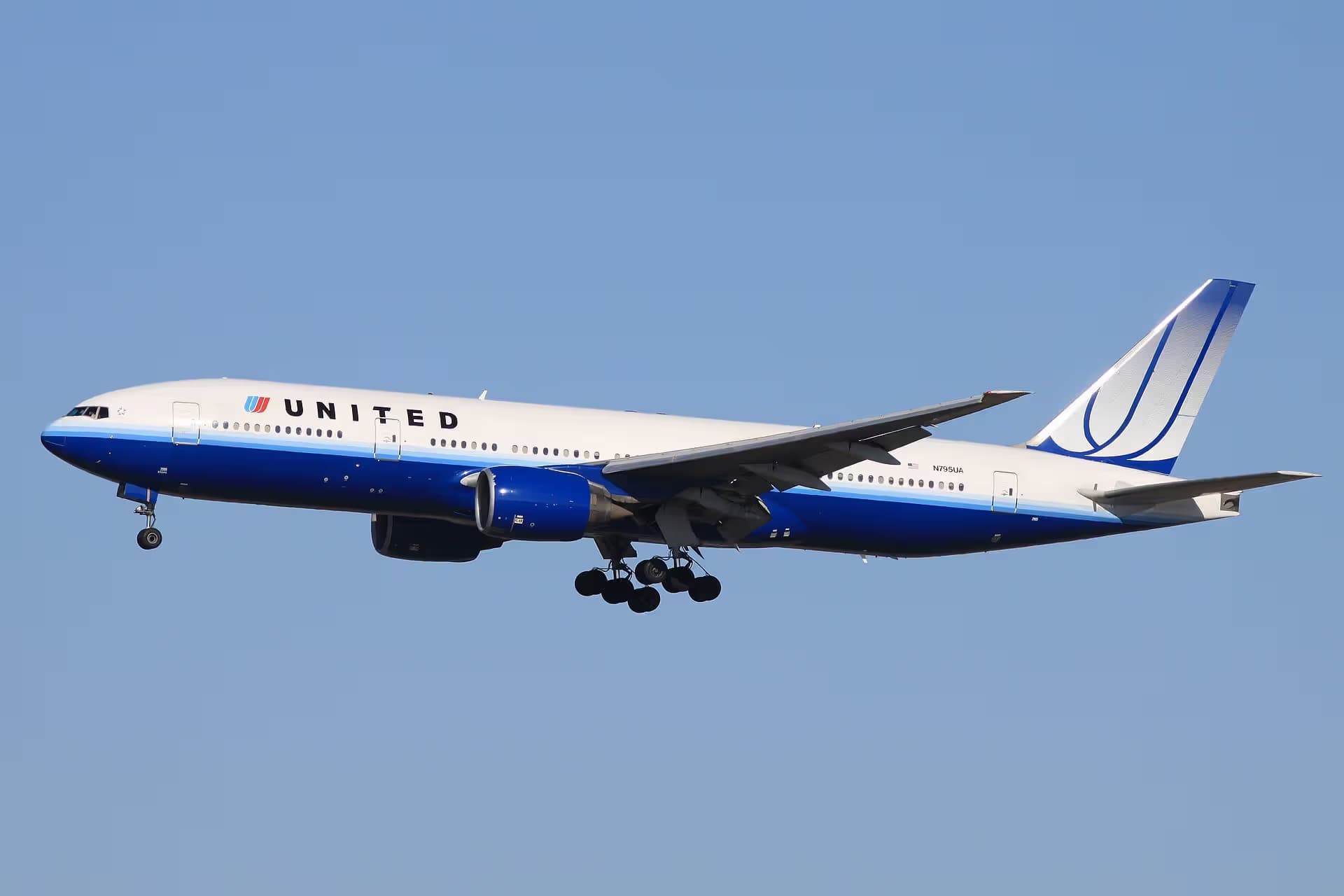 N795UA — Boeing
