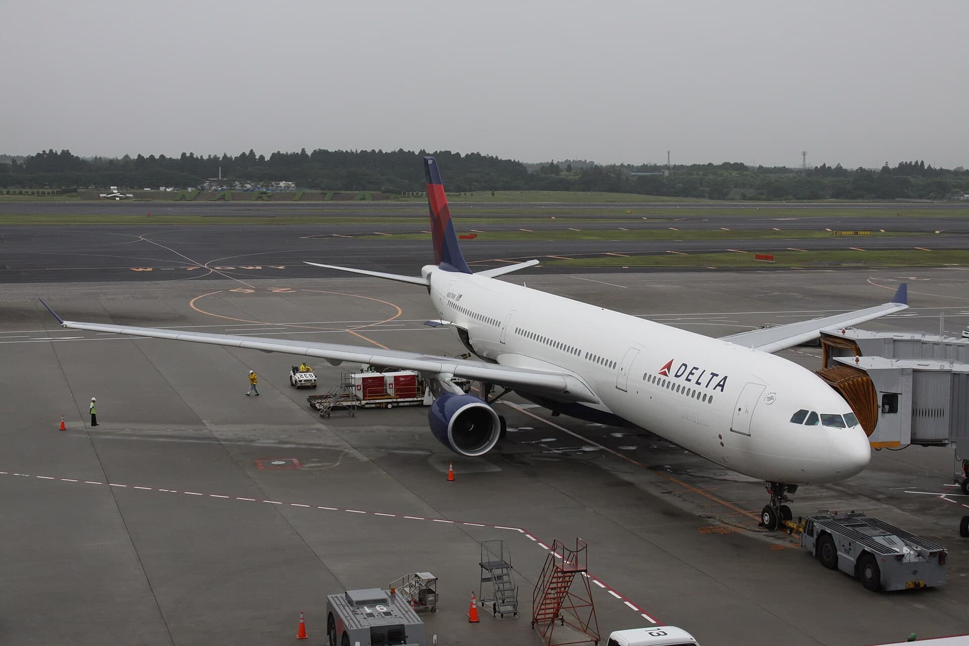 N807NW — Twin-engine aircraft