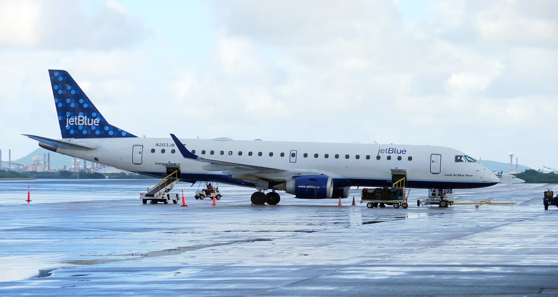 N203JB — Embraer