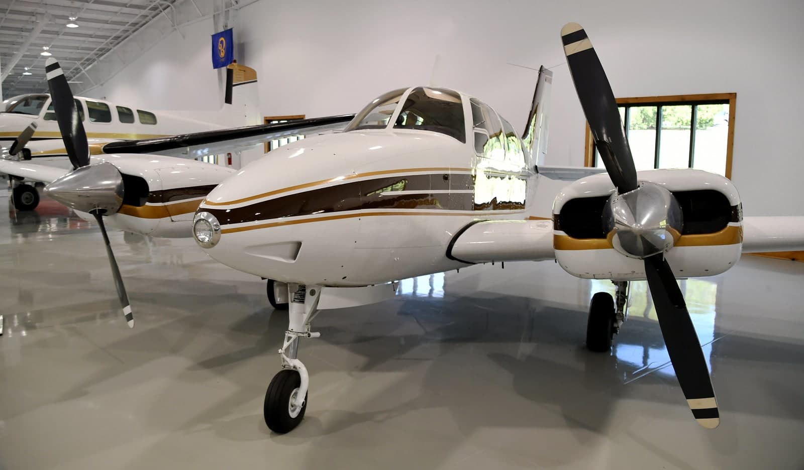 N9695R — Beechcraft