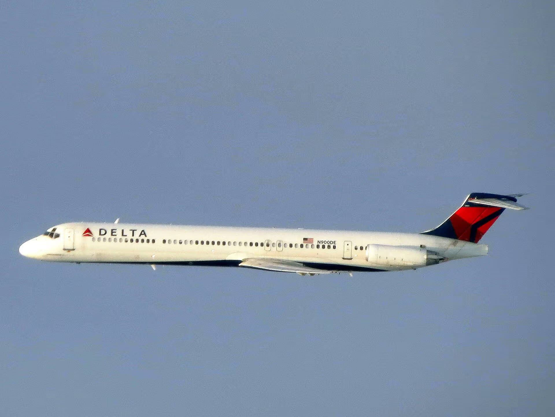 N900DE — Aircraft