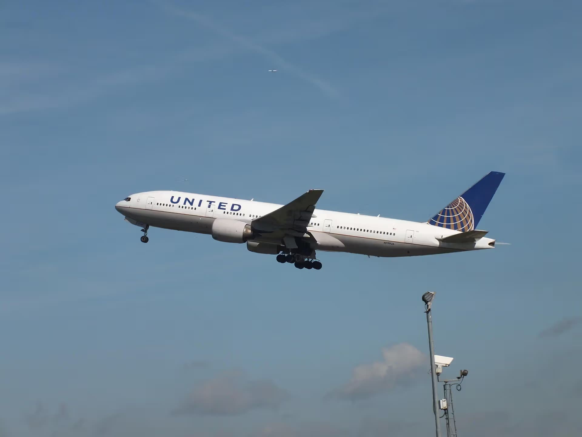 N799UA — Boeing