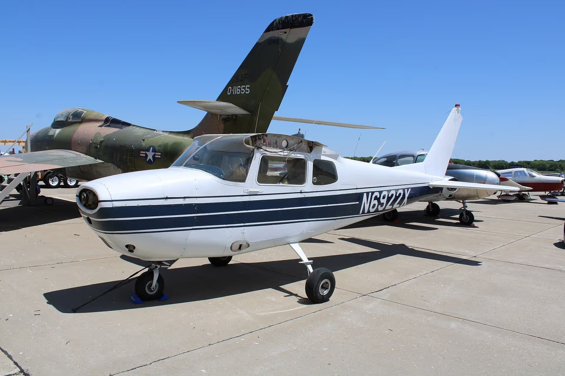 N6922X — Cessna