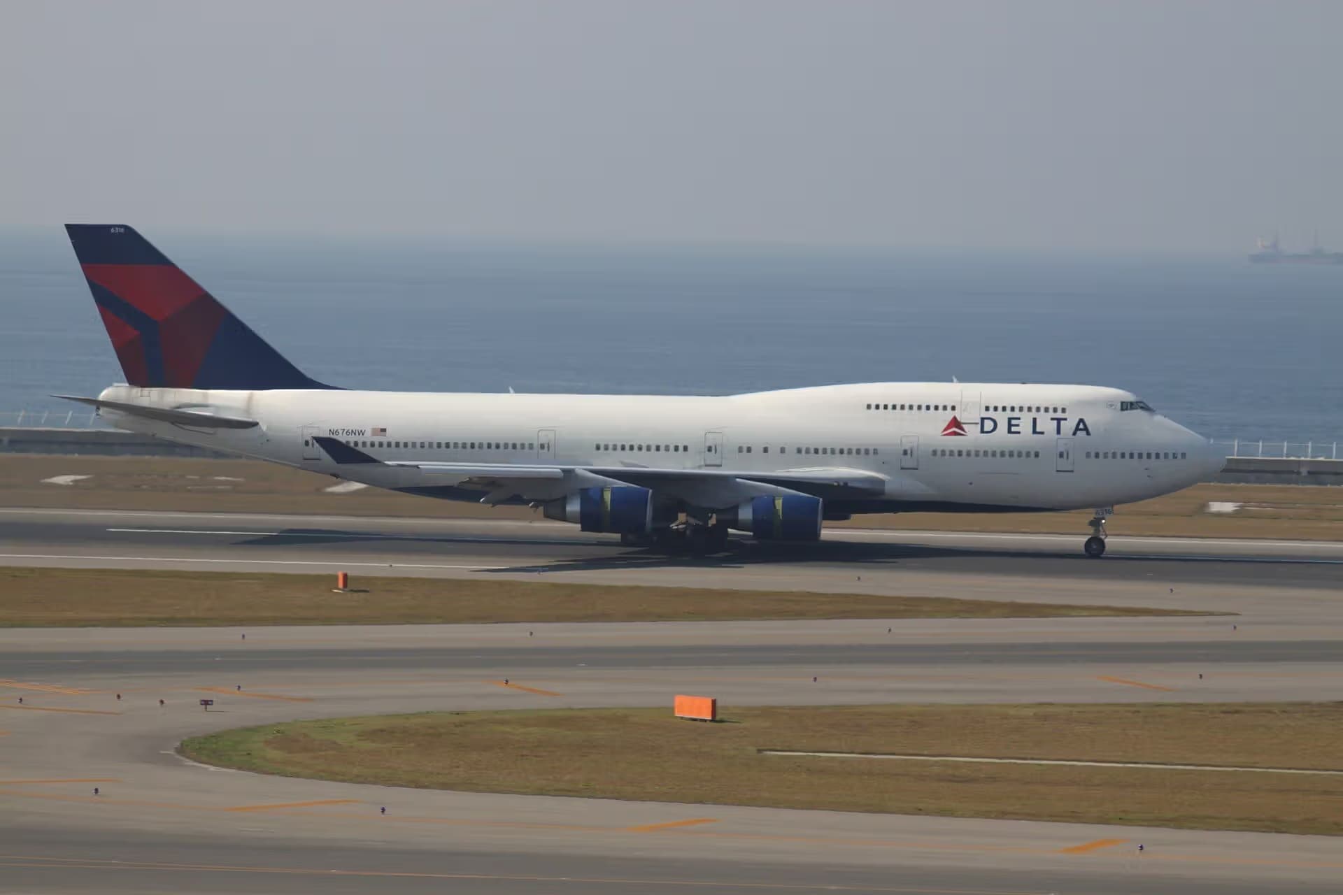 N676NW — Boeing