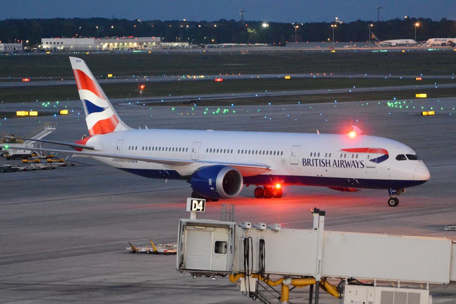 G-ZBKM — Boeing