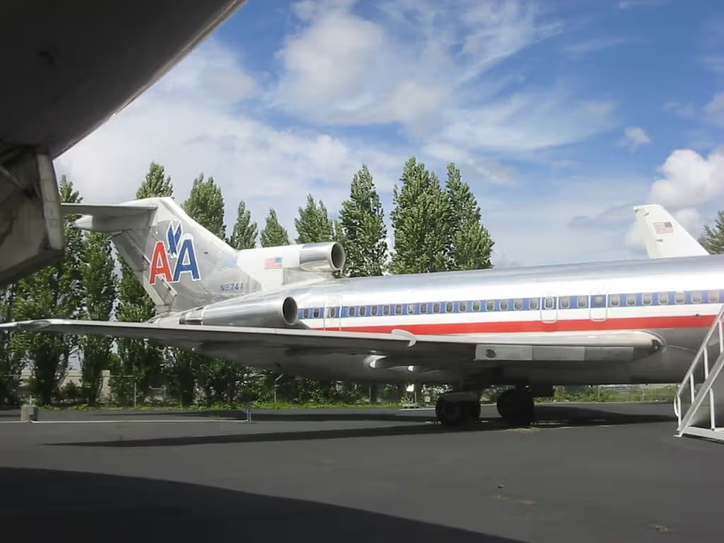 N874AA — Boeing