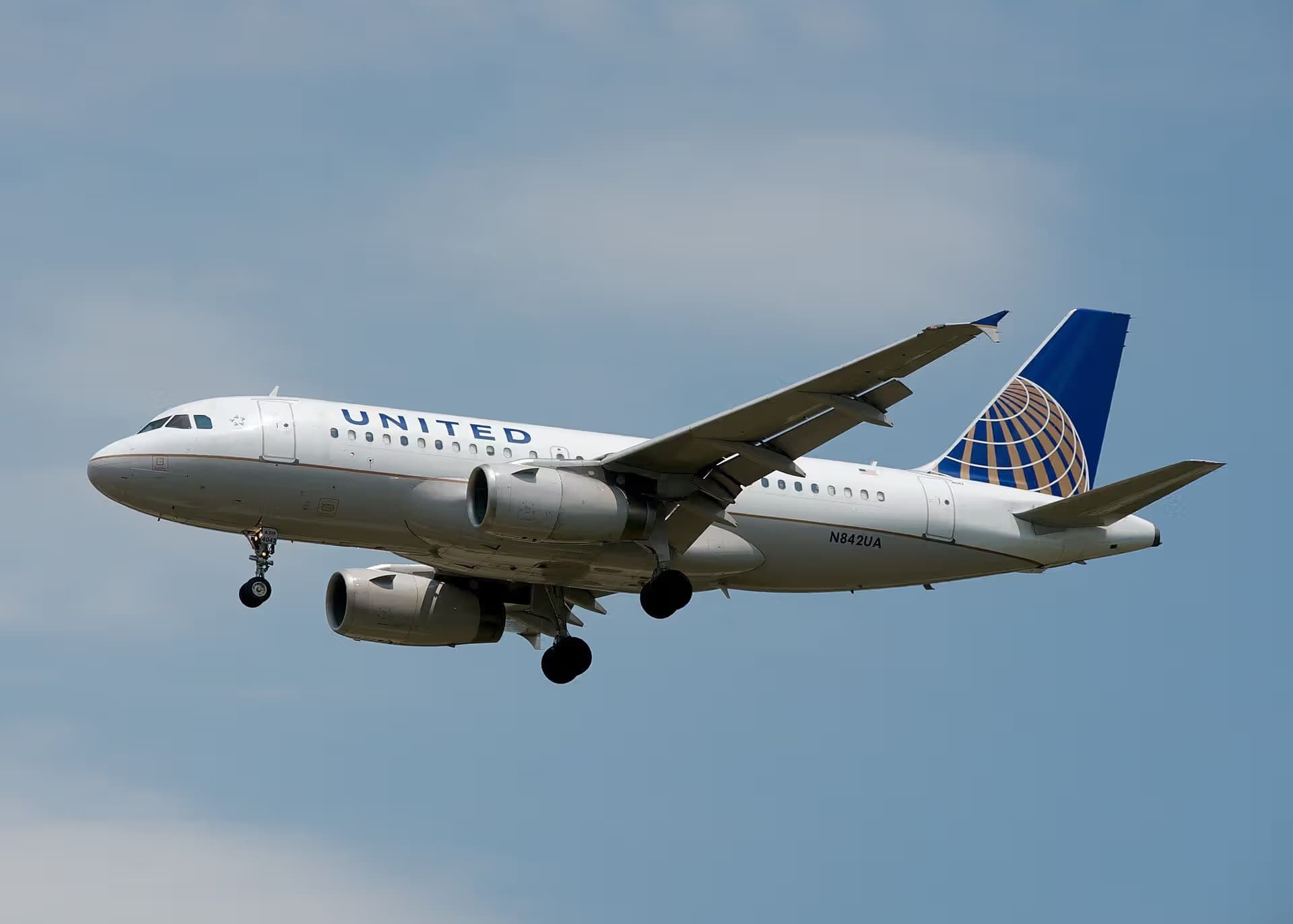 N842UA — Airbus
