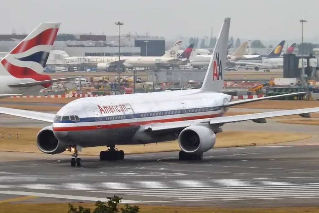 N767AJ — Twin-engine aircraft