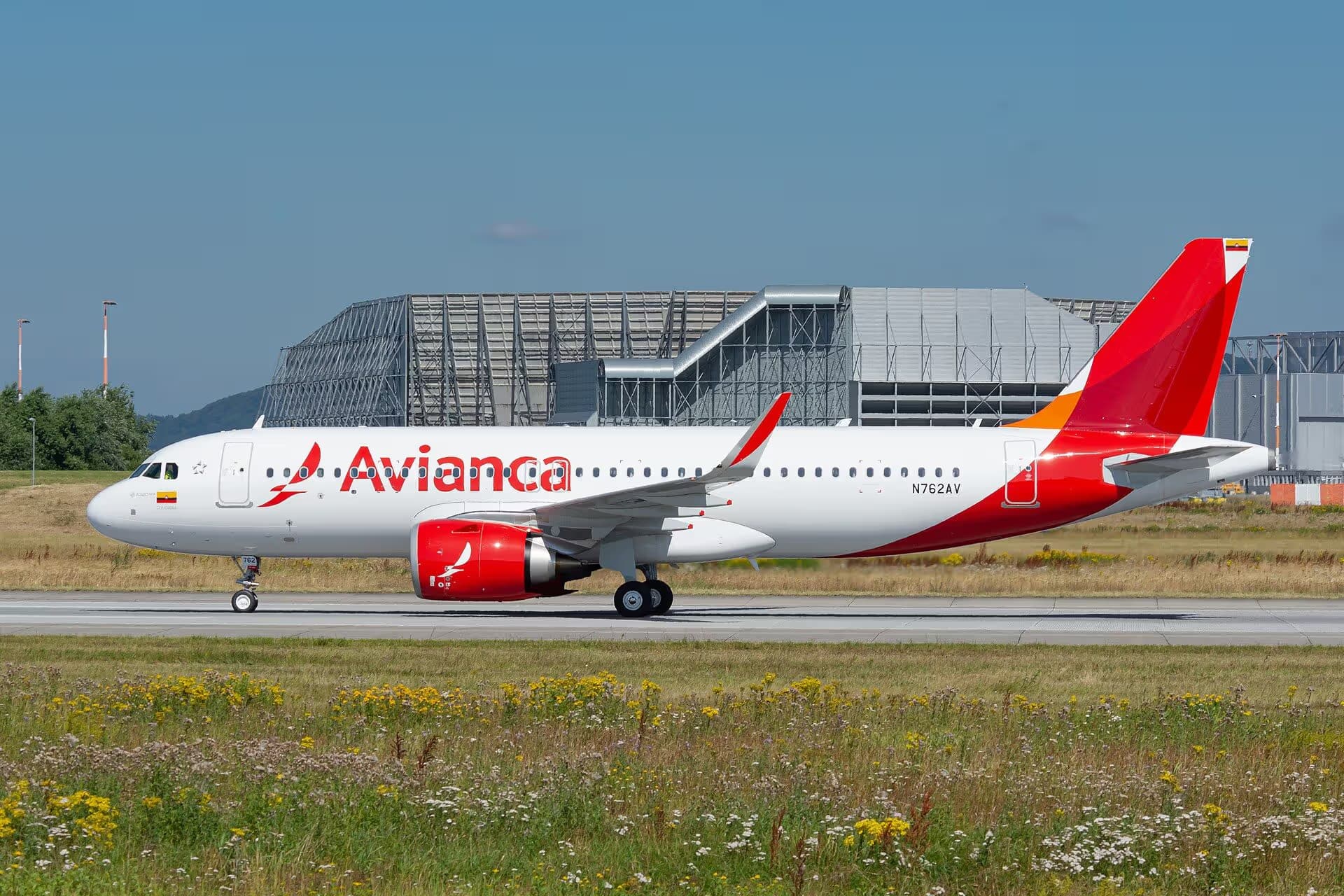 N762AV — Airbus