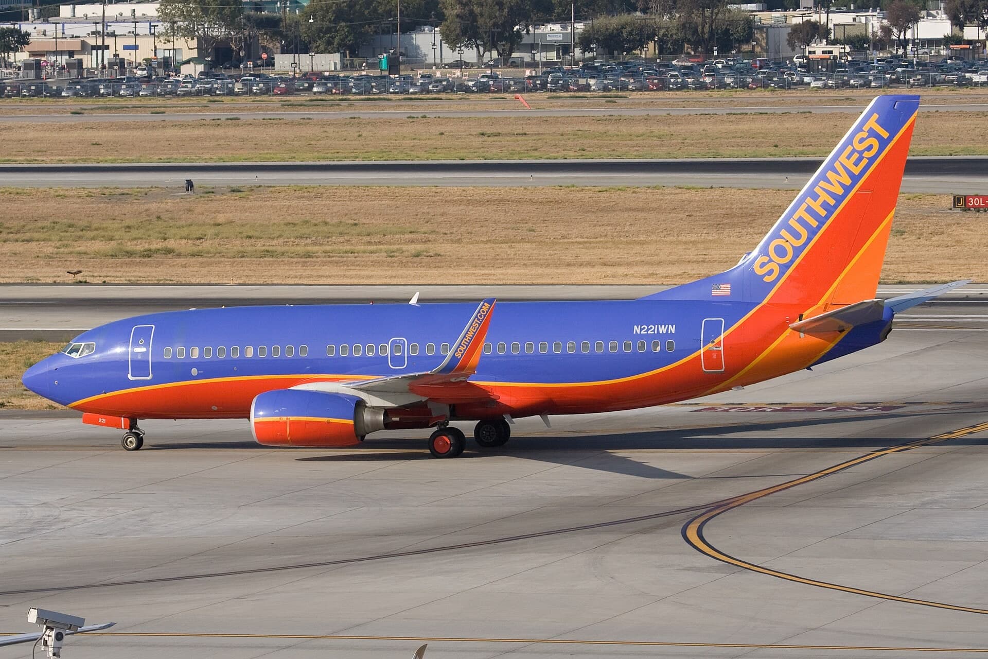 N221WN — Twin-engine aircraft