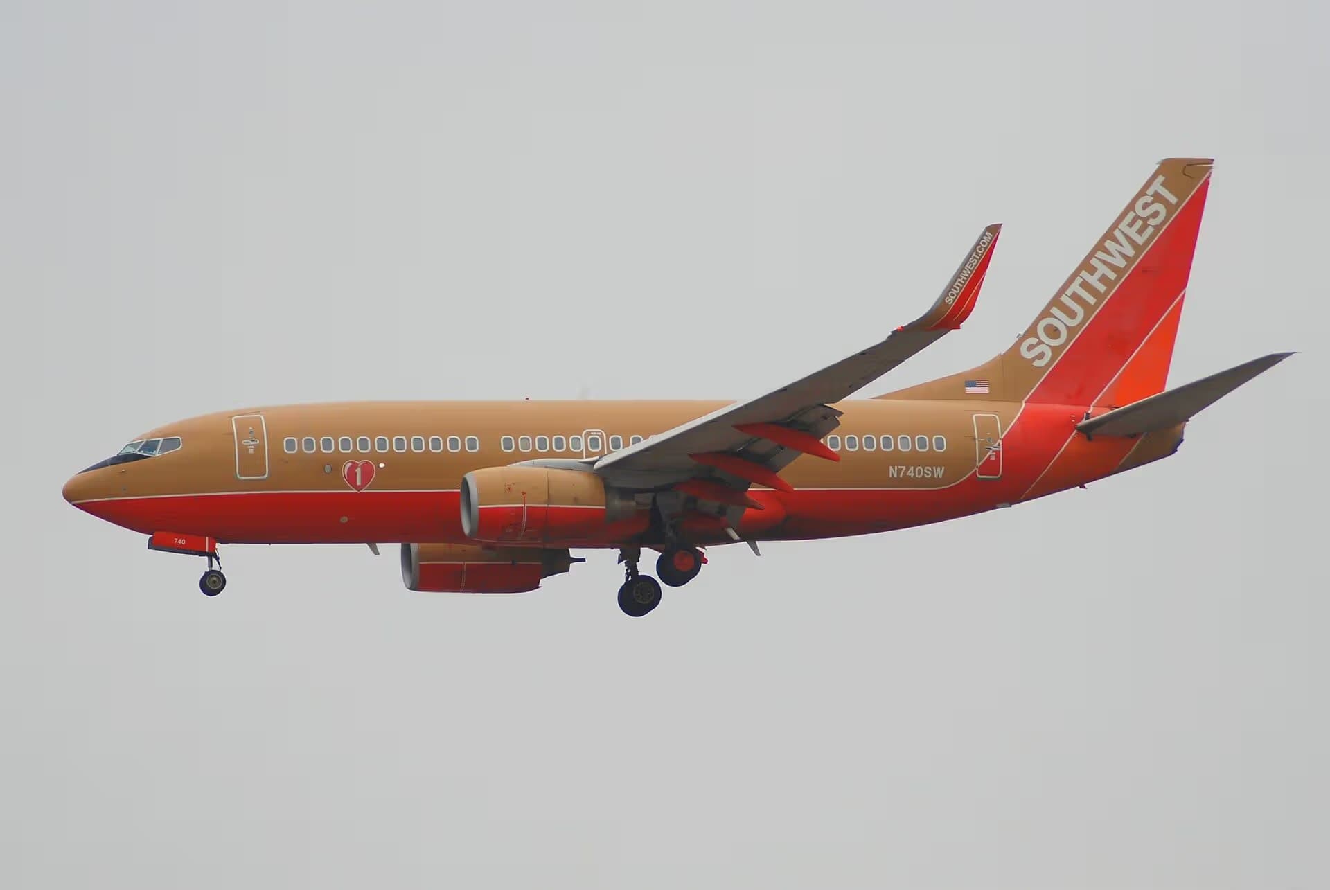 N740SW — Twin-engine aircraft