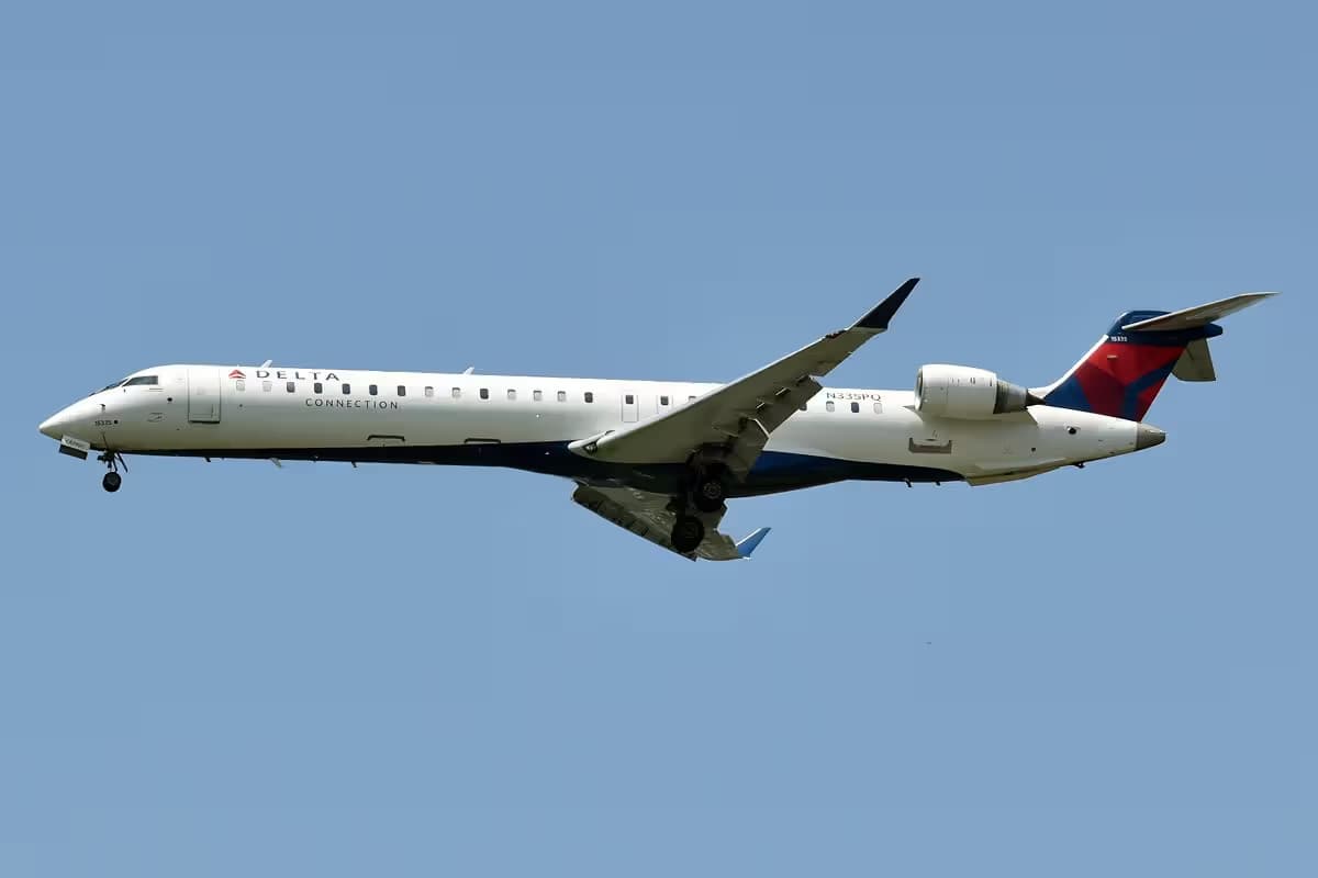N335PQ — Bombardier