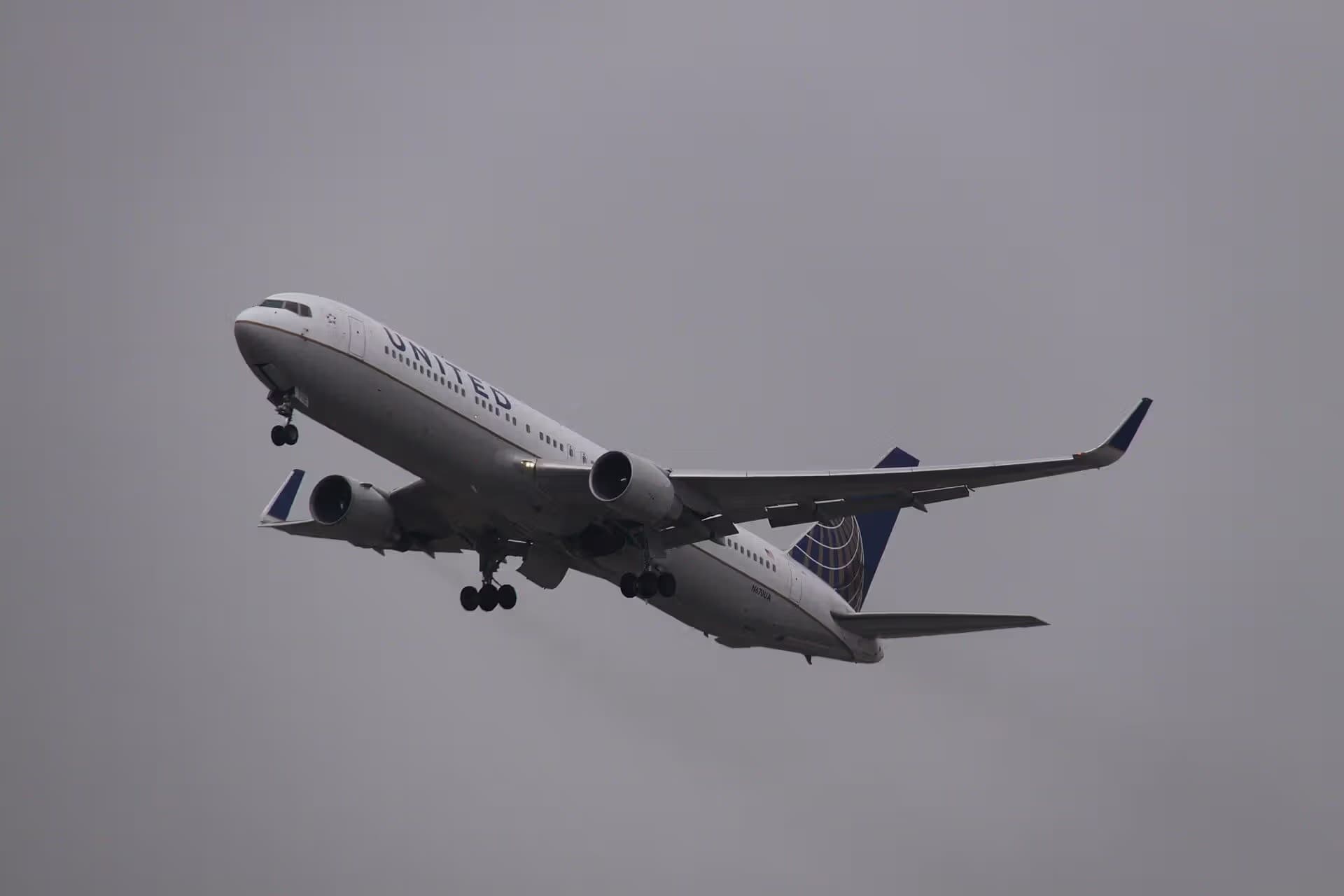 N670UA — Boeing