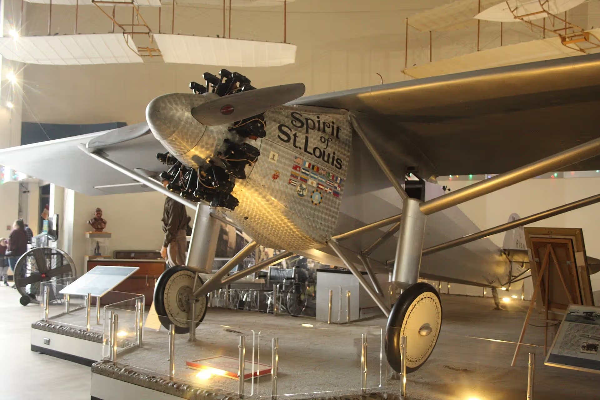 Unidentified — Single-engine aircraft