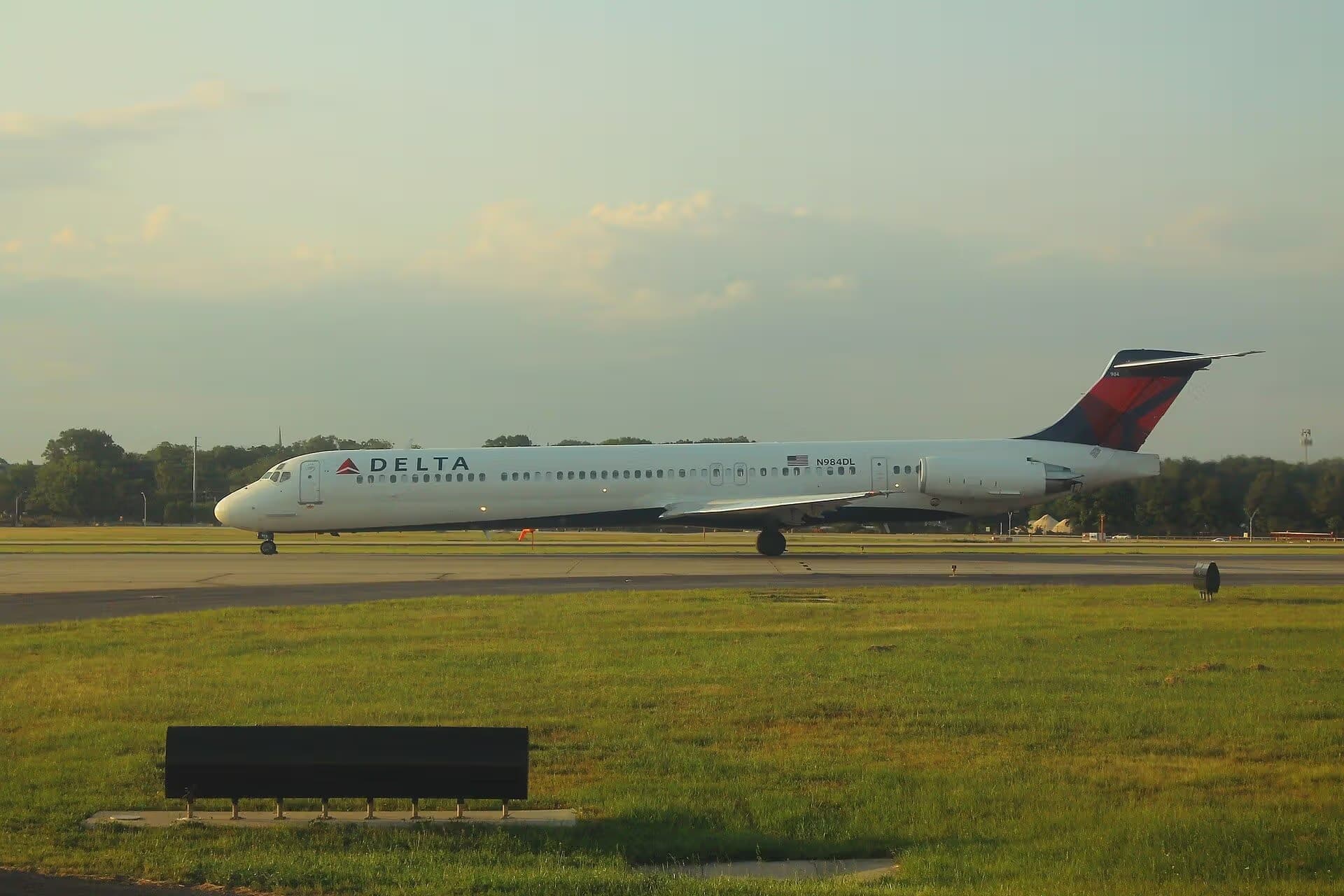 N984DL — Douglas