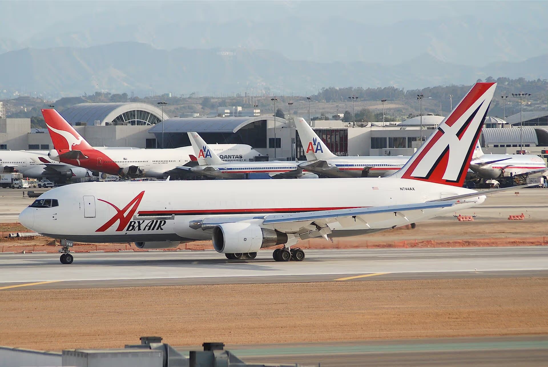 N744AX — Boeing