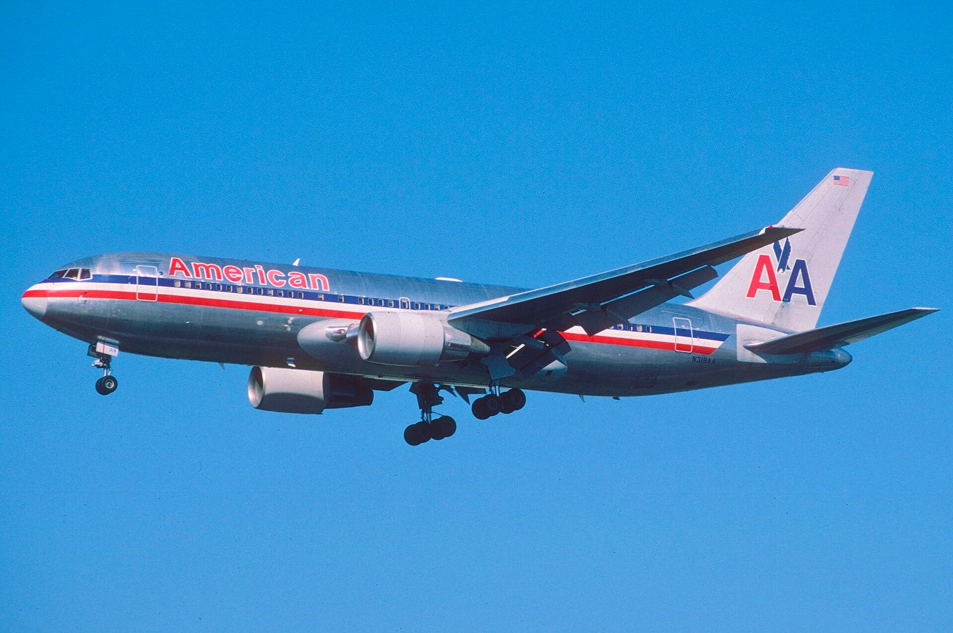 N319AA — Boeing